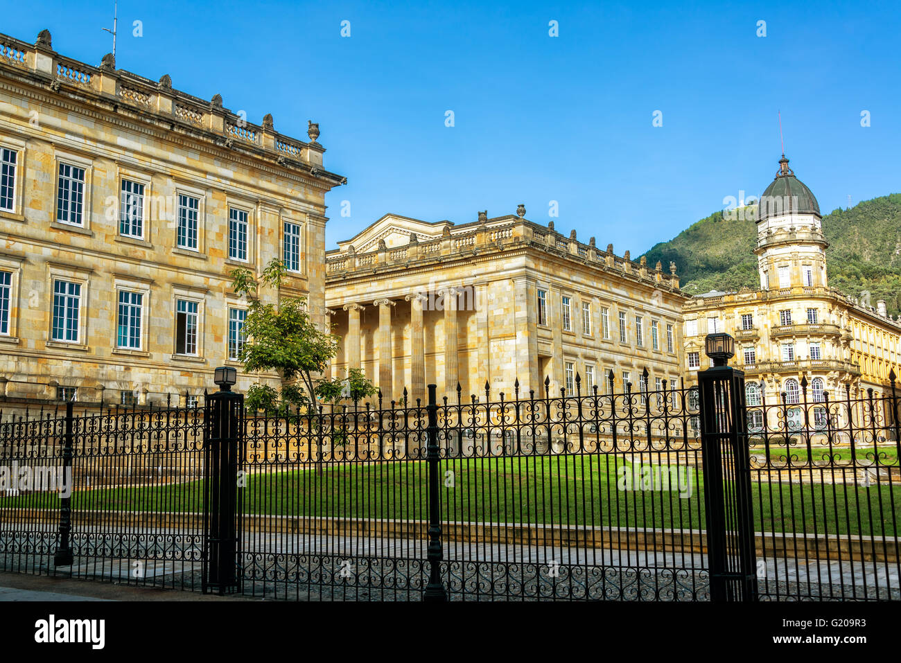 Legislatura e altri edifici governativi nel centro storico di Bogotà, Colombia Foto Stock