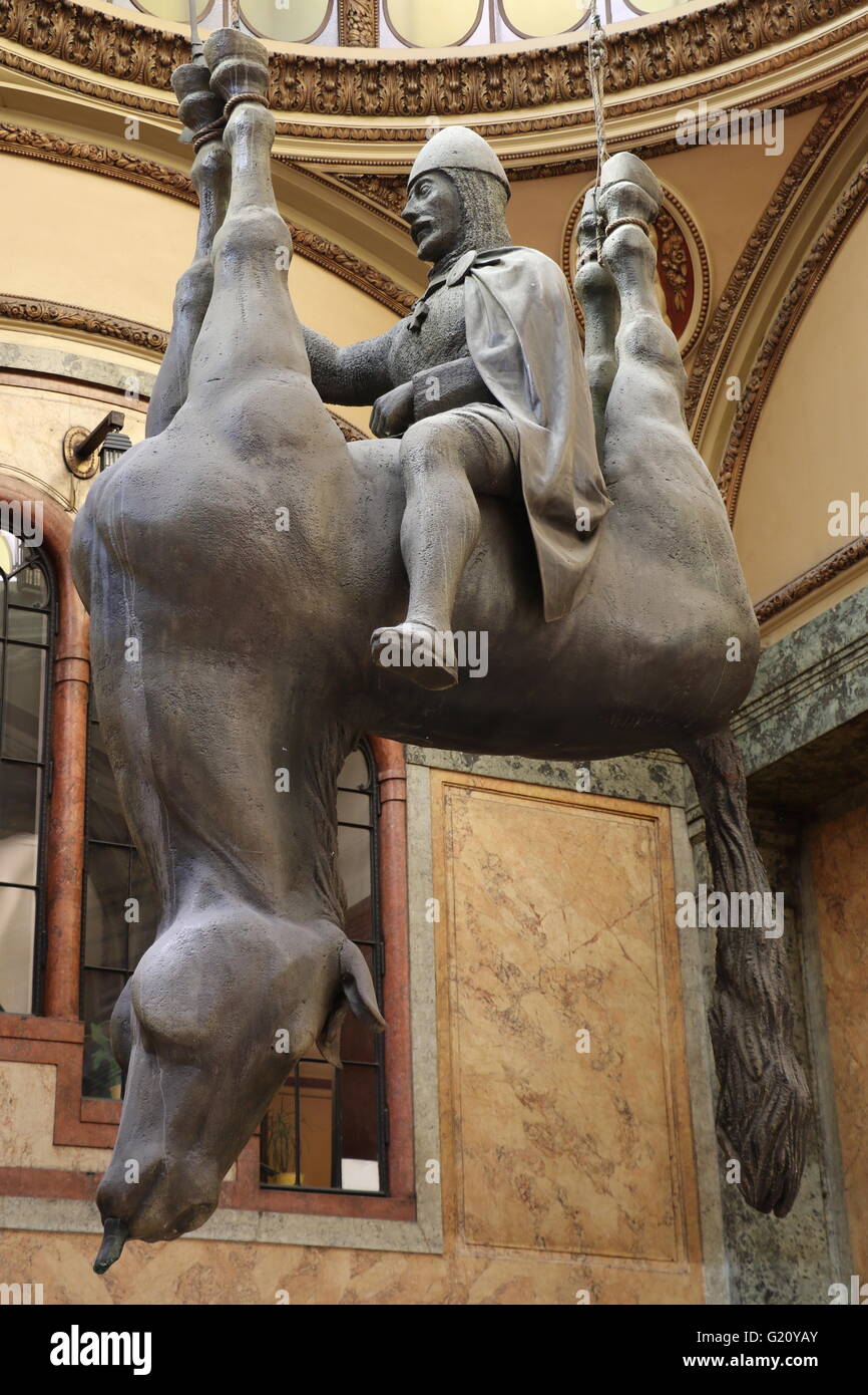 Un David Cerny scultura di un cavallo sospeso a Praga Foto Stock