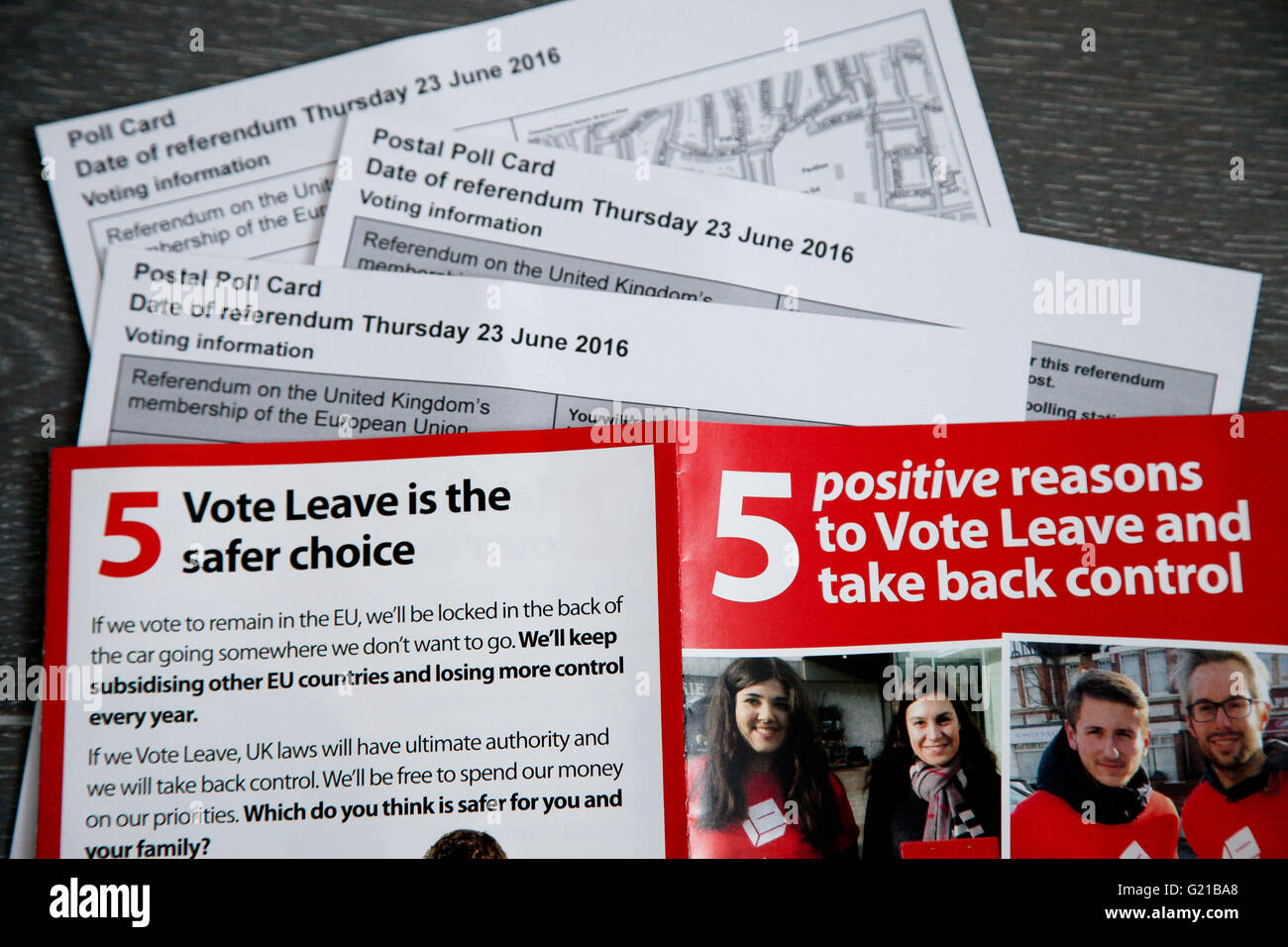 A nord di Londra, UK, 22 maggio 2016 - Campagna foglietto dalla votazione lasciare UE con scheda di sondaggio arriva tramite posta. Credito: Dinendra Haria/Alamy Live News Foto Stock