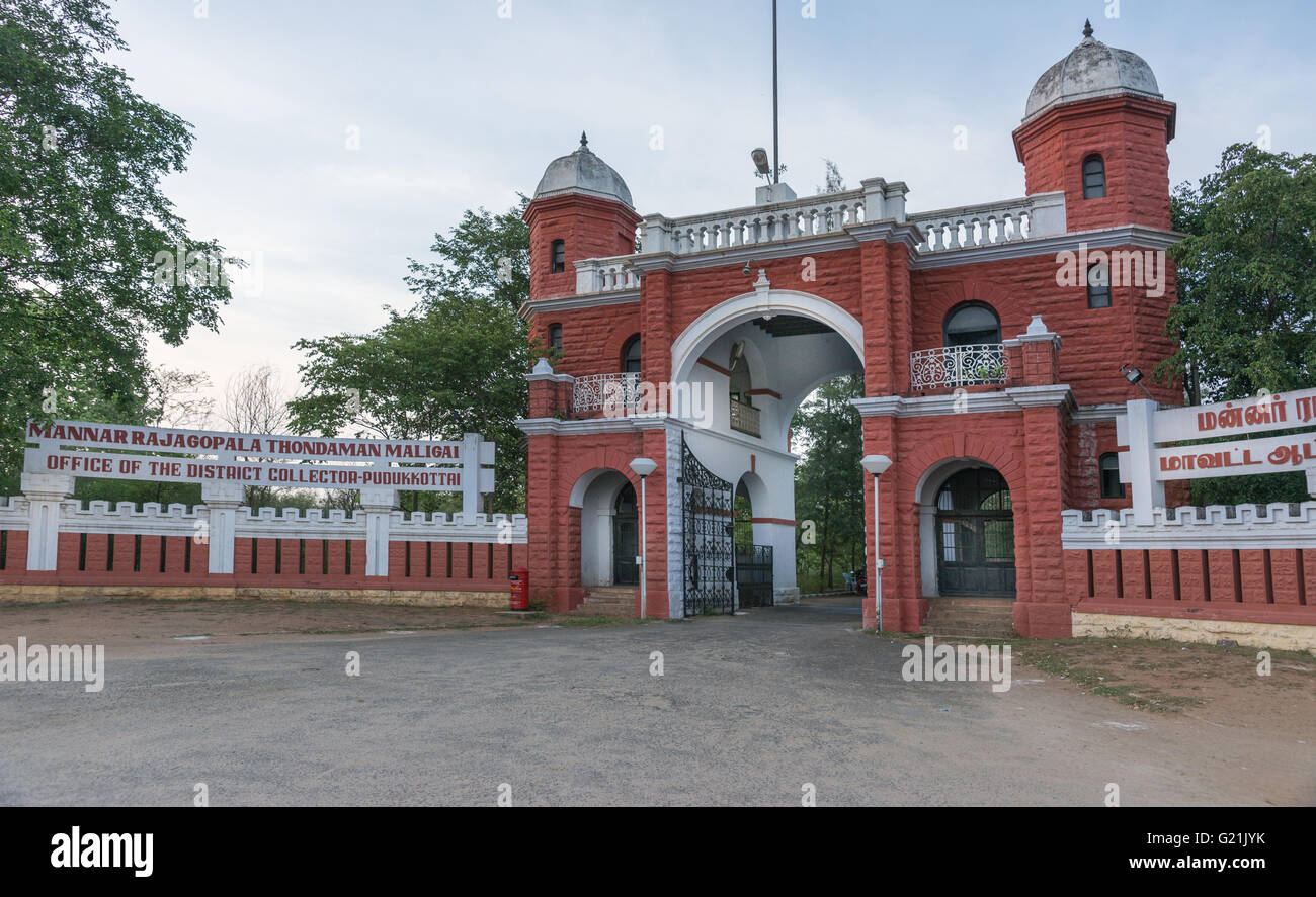 British Style gate per l'esattore delle tasse in ufficio. Foto Stock