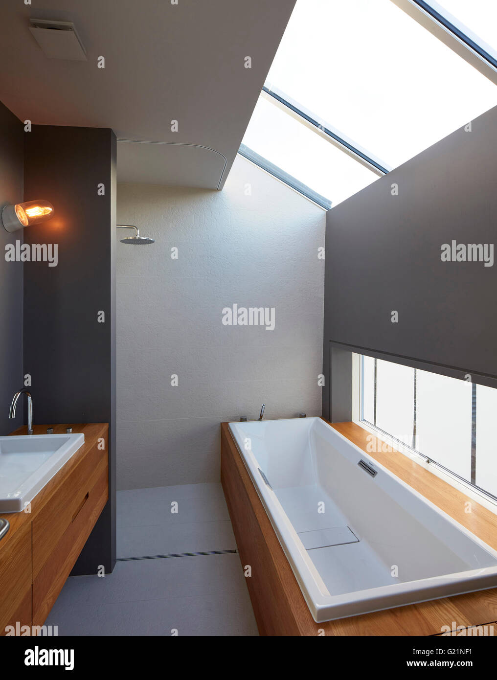 Vista dalla stanza da bagno. Mappa House, London, Regno Unito. Architetto: SAM Architetti, 2015. Foto Stock