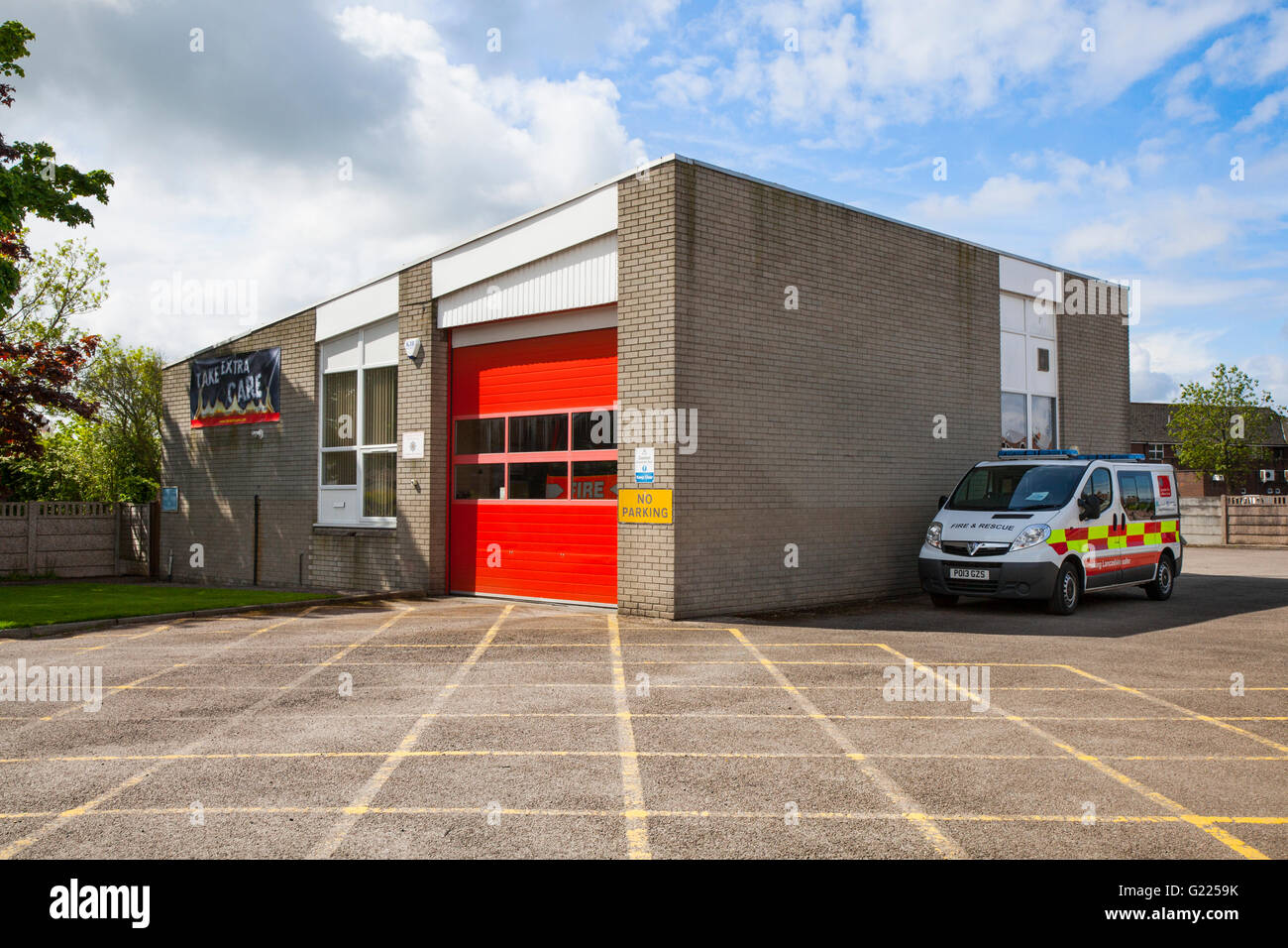Comunità la stazione dei vigili del fuoco presidiata da team conservati nella banca Hesketh, Preston, Lancashire, Regno Unito Foto Stock