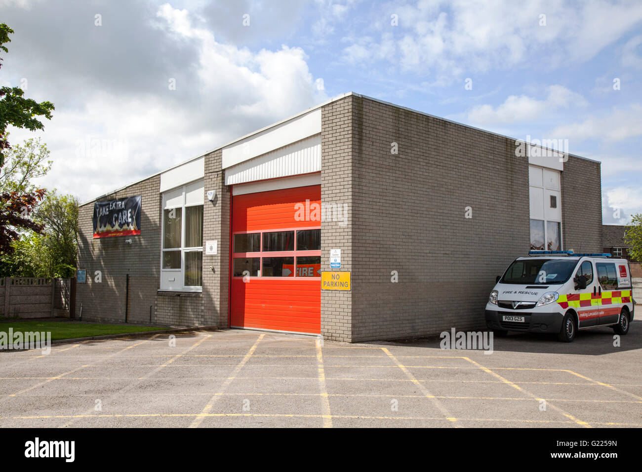 Comunità la stazione dei vigili del fuoco presidiata da team conservati nella banca Hesketh, Preston, Lancashire, Regno Unito Foto Stock