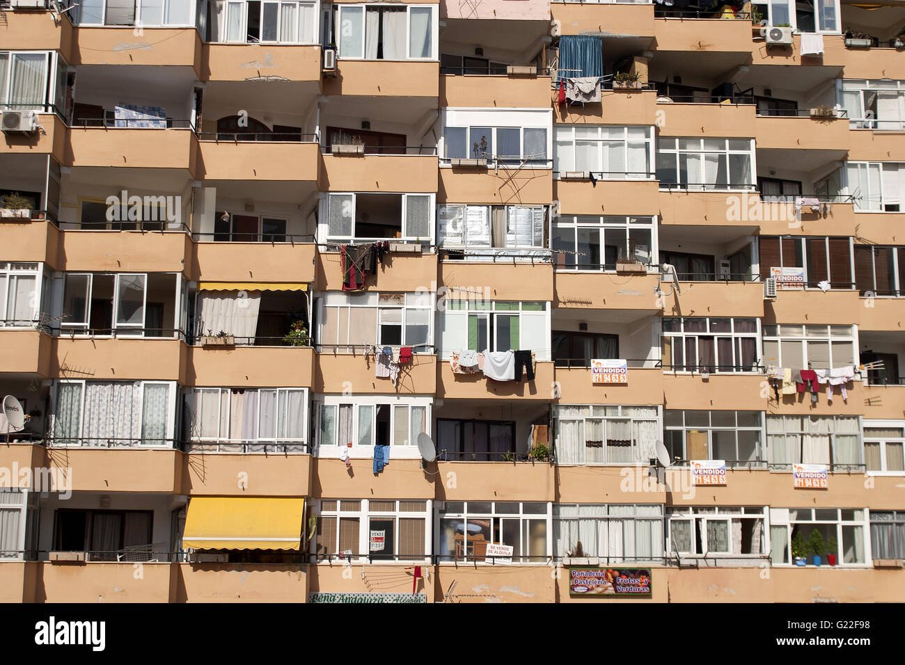 Un immagine poetica di una facciata di un edificio, appartamenti, architettura, street, urban, Palma de Mallorca, Spagna, mare Foto Stock