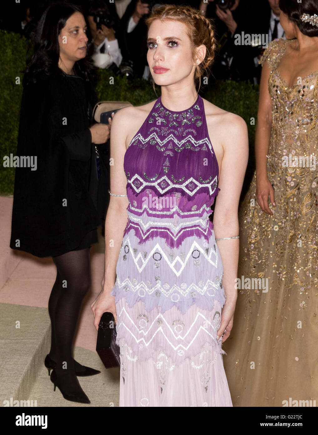 La città di New York, Stati Uniti d'America - 2 Maggio 2016: attrice Emma Roberts assiste il 2016 incontrato Gala Foto Stock