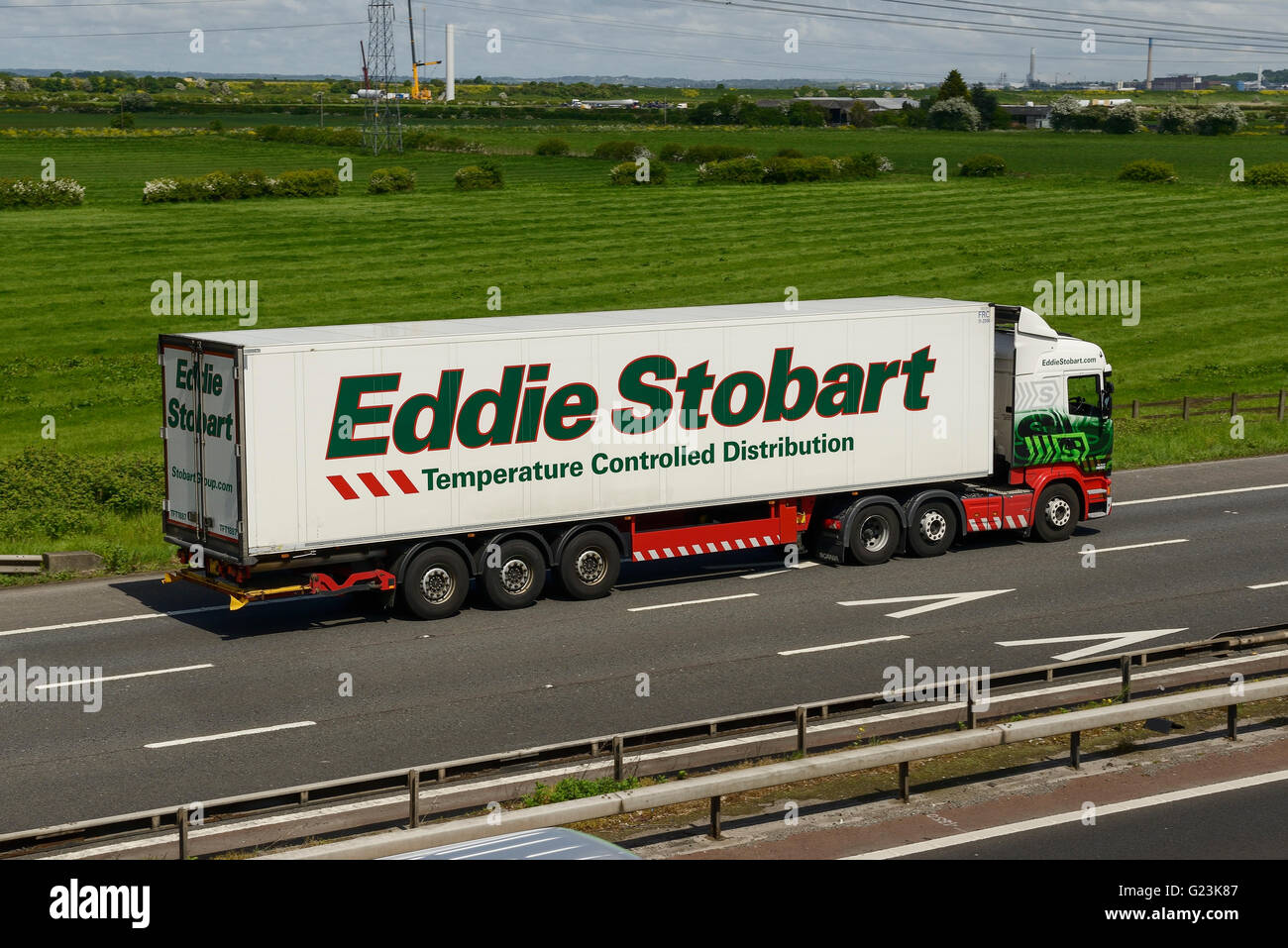 Eddie Stobart HGV che viaggiano sulla M56 Autostrada nel Cheshire Regno Unito Foto Stock