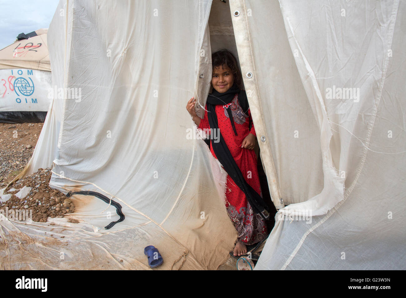 Bambini rifugiati in Anwald Refugee Camp nell Iraq del nord dove 8000 iracheni hanno trovato rifugio. Foto Stock