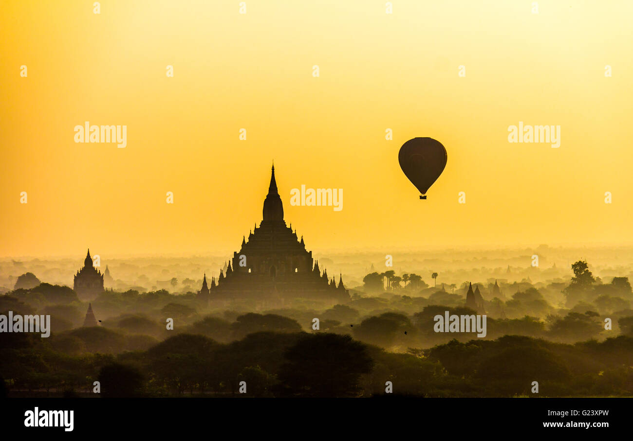 Sunrise in Bagan Birmania Foto Stock