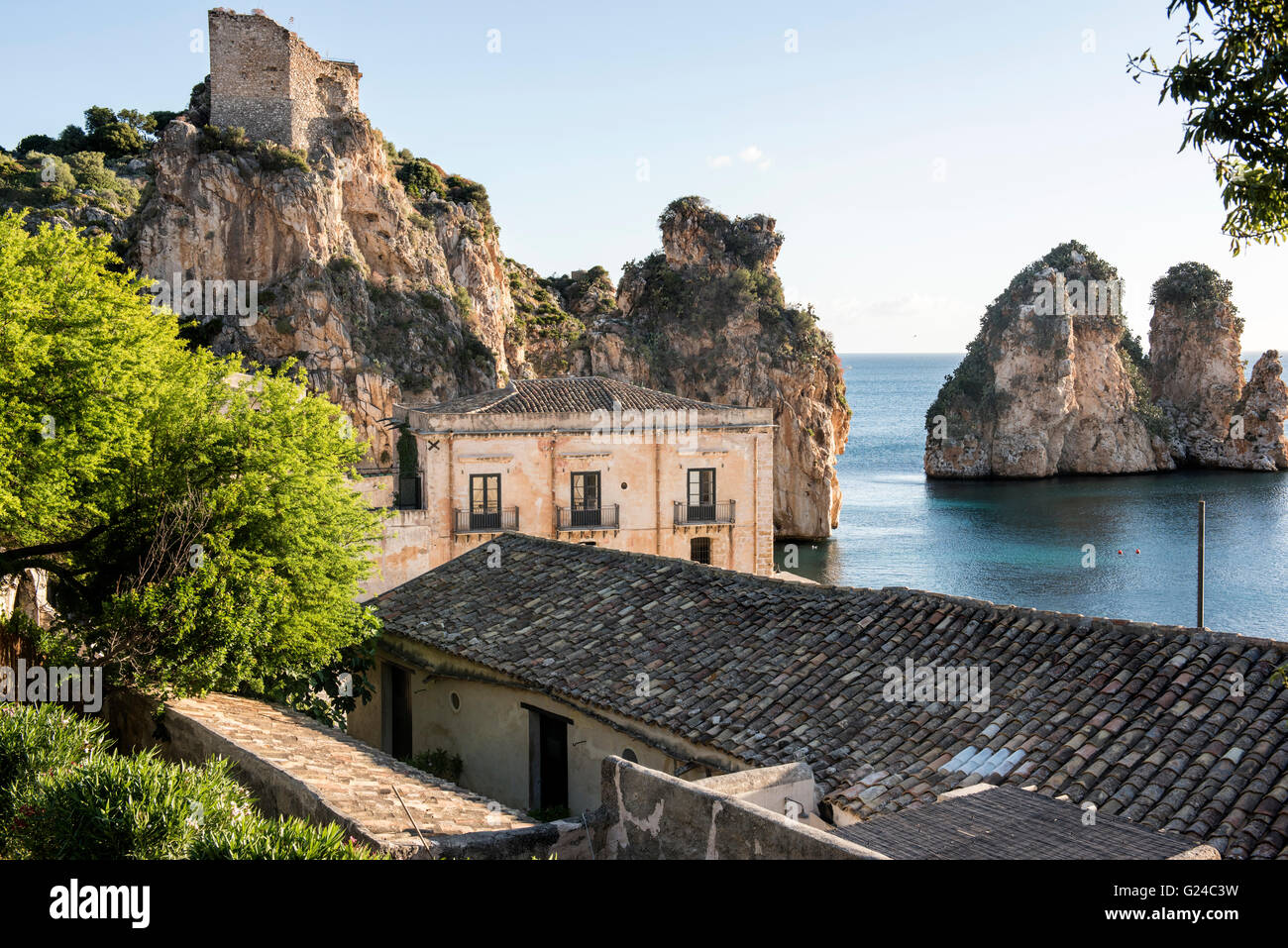 Il Tonarra di Scopello un vecchio tonno fabbrica di trasformazione che ora è la prima classe self catering vacanze alloggio Foto Stock