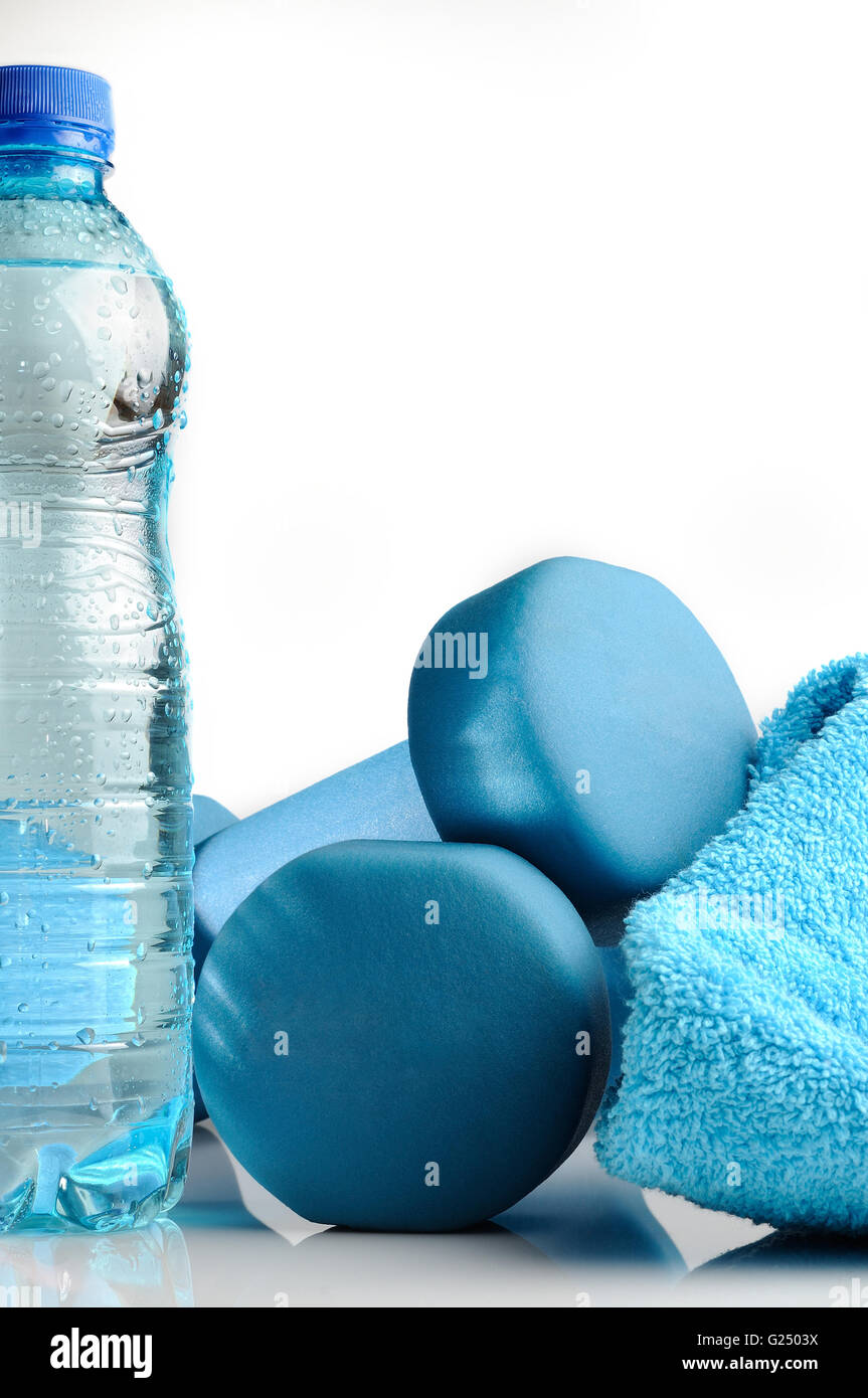 Lo sport e la vitalità della vista di dettaglio con oggetti blu isolato Foto Stock