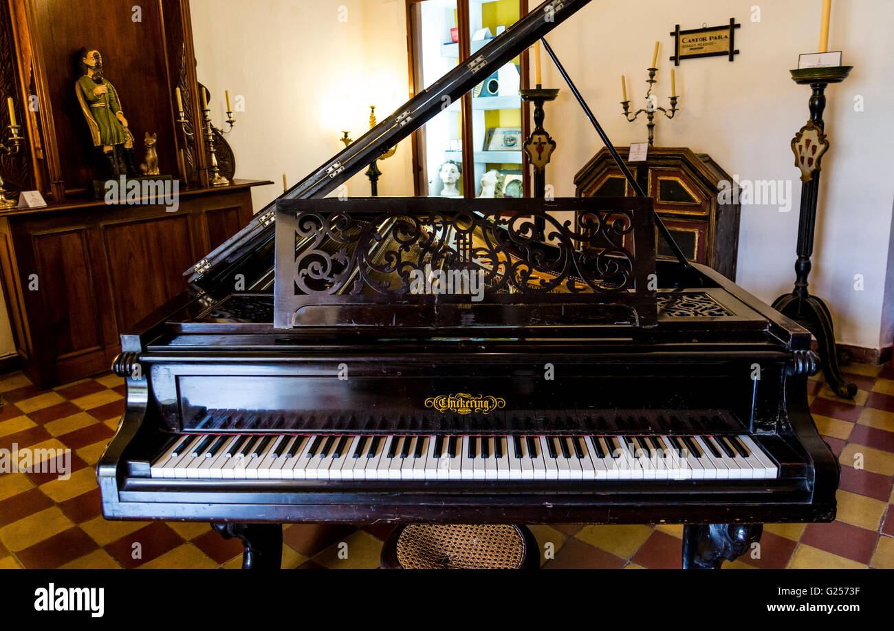 Pianoforte, museo di arte sacra del convento di San Francisco, Salta, Argentina Foto Stock