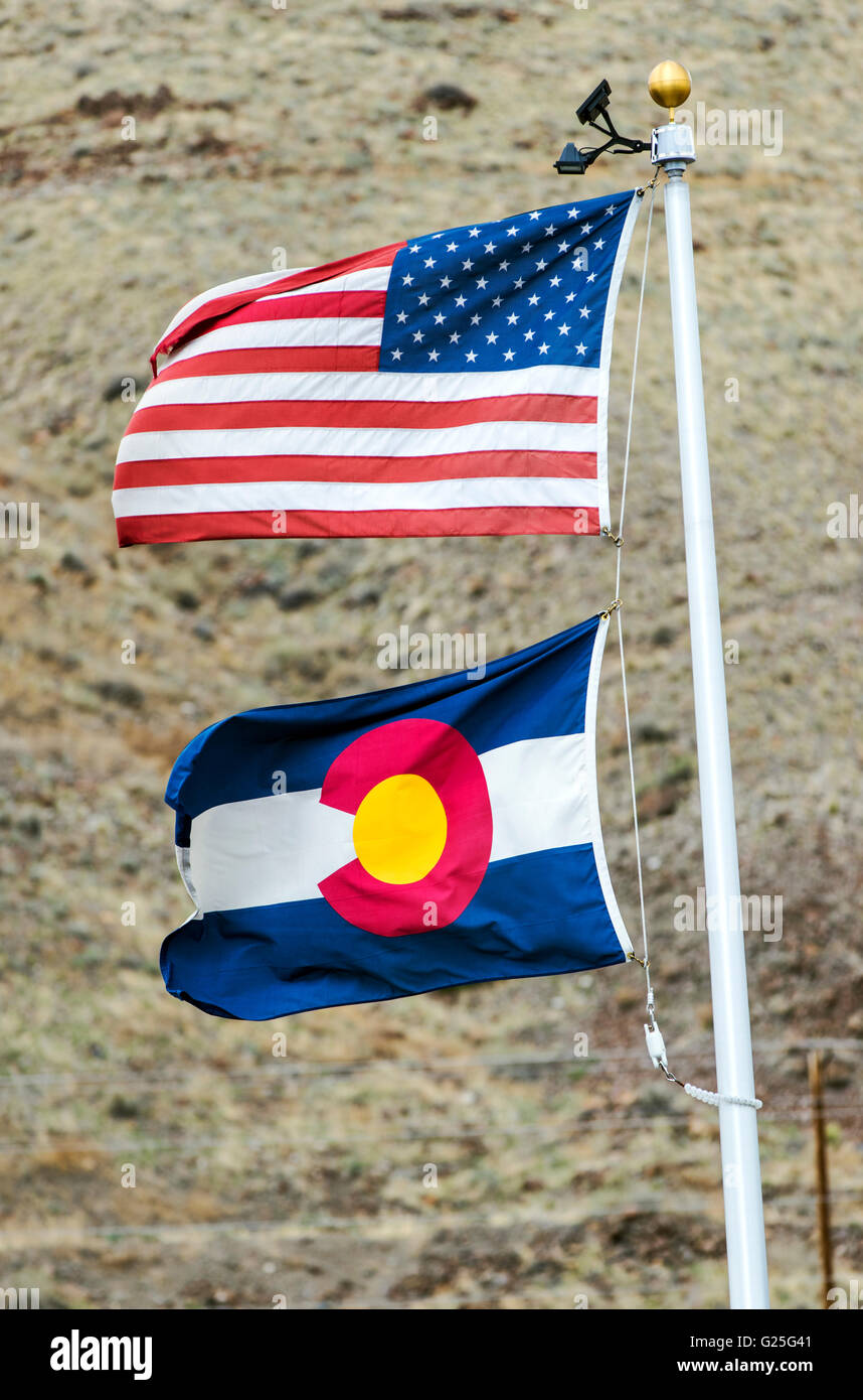 Bandiera americana; vecchia gloria; Stars & Stripes & Colorado State Flag Foto Stock