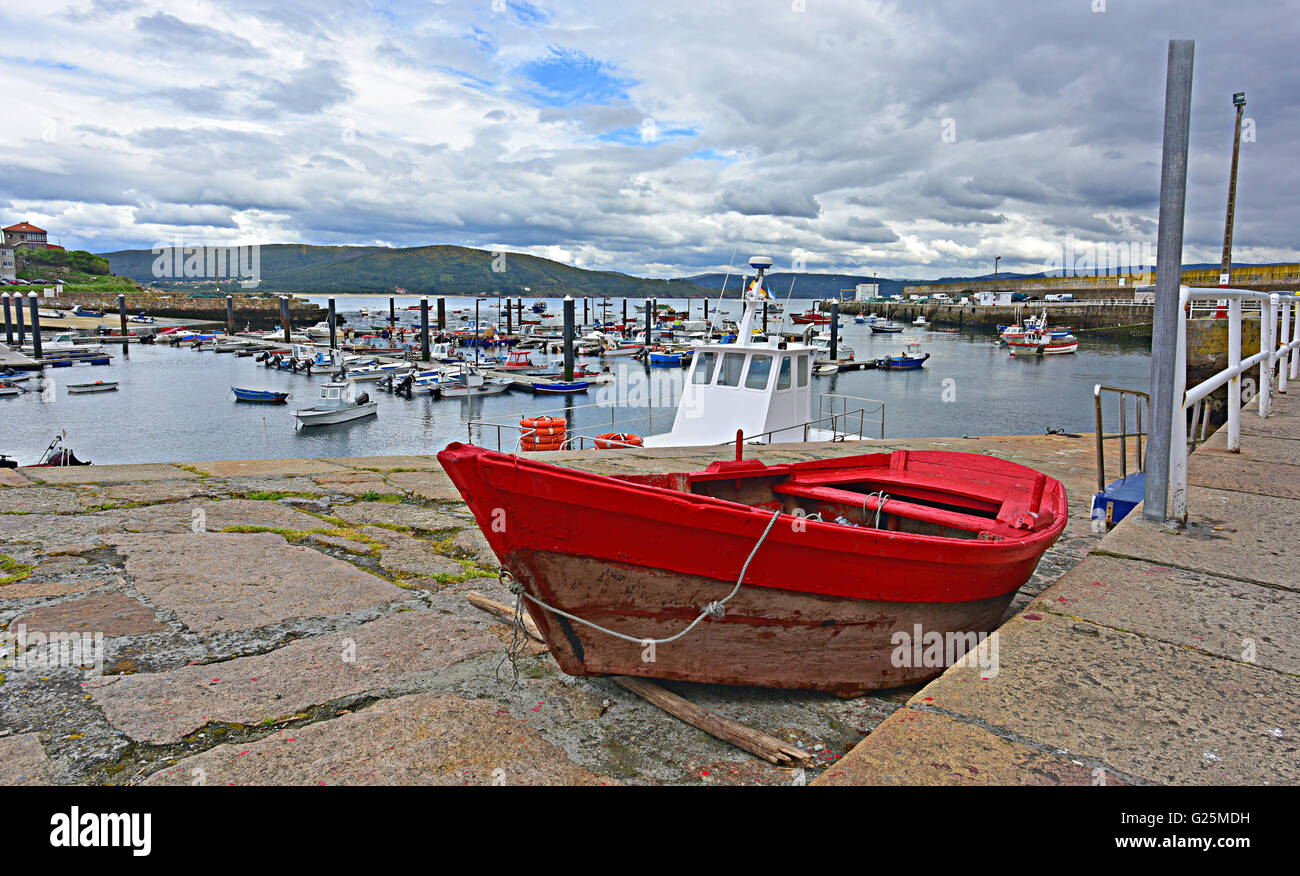 Porto e le barche in Finisterre, Spagna. Foto Stock