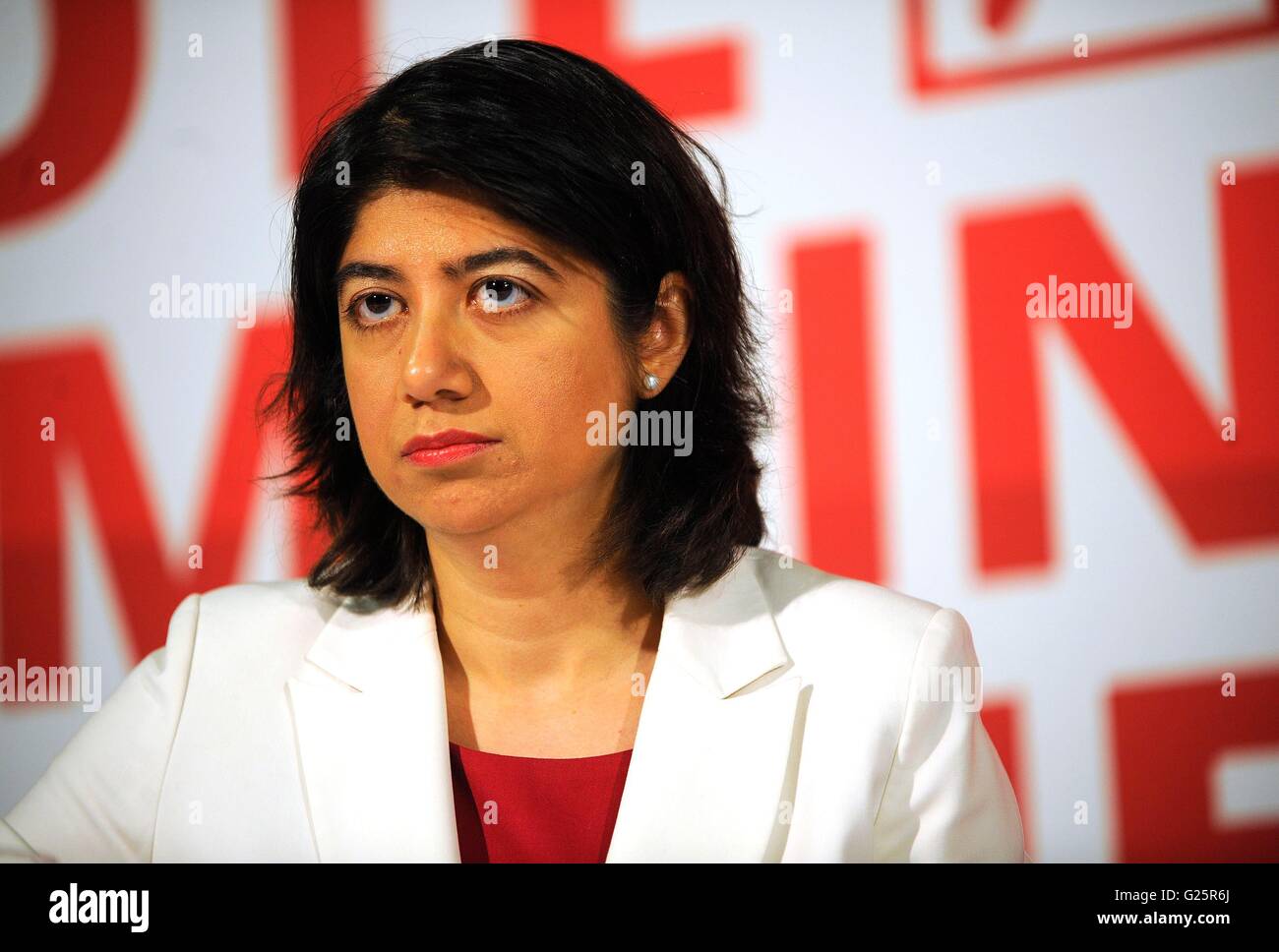 Ombra capo segretario Vederema Malhotra parla circa il motivo per cui le donne sono meglio nell'UE, come lavoro ha chiamato per i broadcaster di essere costretto a dare più spazio alle voci femminili su ciascun lato dell'UE referendum, avviso le donne vengono "spinto fuori' del dibattito. Foto Stock