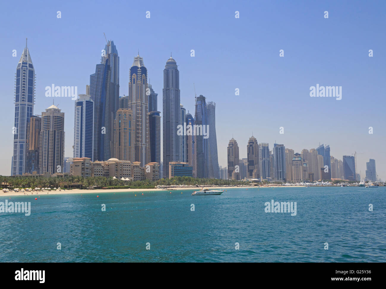 Vista sulla spiaggia di district Marina di Dubai Foto Stock