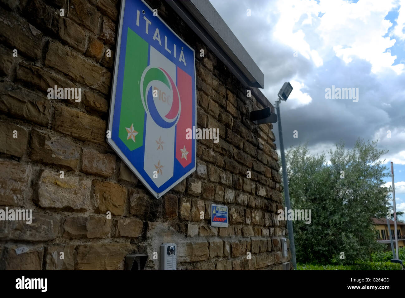 Nuvole sopra Italia soccer team logo. Coverciano. Firenze,l'Italia. Inizio della fase finale di formazione per la FIFA Coppa europea di Francia 2016. Firenze, Italia Foto Stock