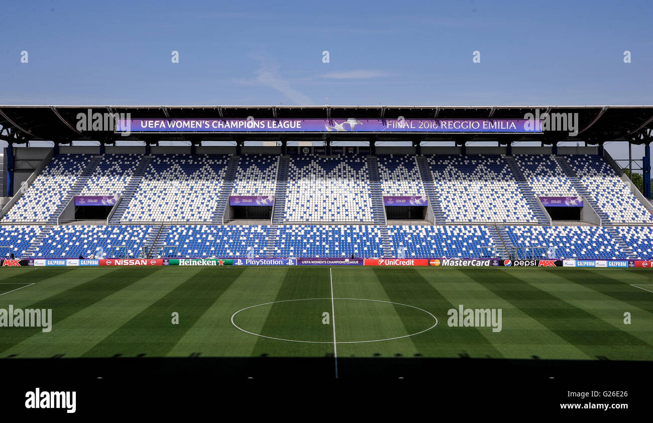 Reggio Emilia, Italia. 25 Maggio,2016: Formazione sessiom di Vfl Wolfsburg il giorno prima che la Uefa donna di Champions League a Reggio Emilia. Credito: Nicolò Campo/Alamy Live News Foto Stock