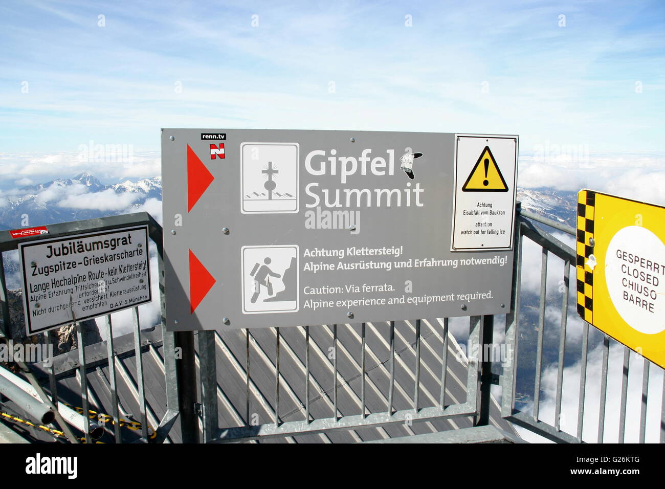 Vertice Gipfel segno, Zugspitze, il picco più alto in Germania. Foto Stock
