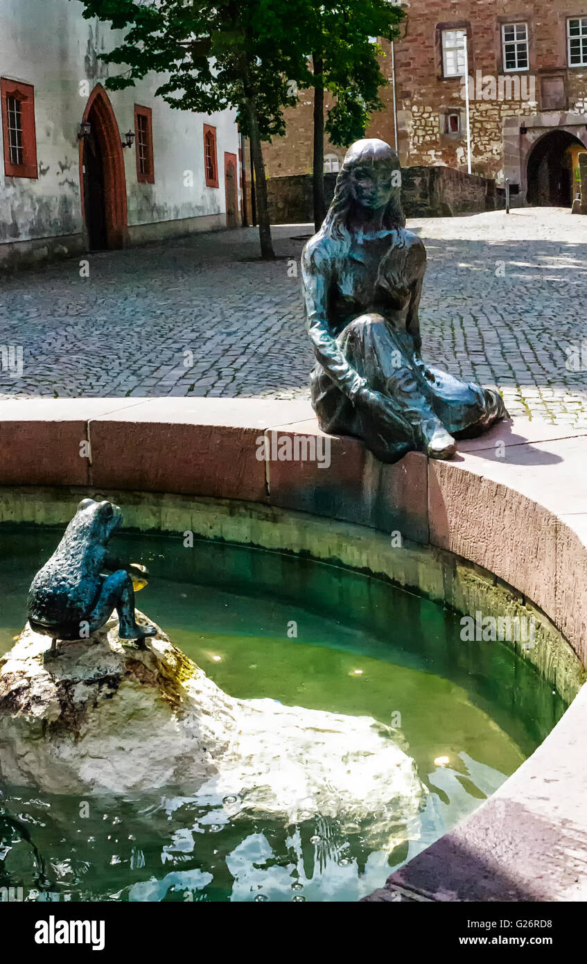Fontana da favola in Steinau an der Strasse, Germania Foto Stock