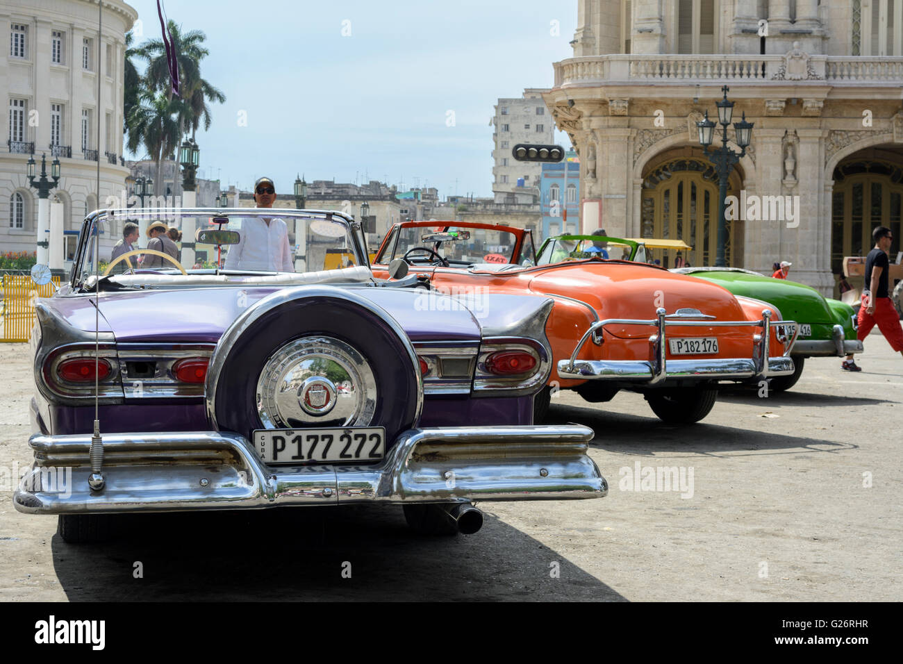 Vintage auto americane nel Parque Central, Old Havana, Cuba Foto Stock