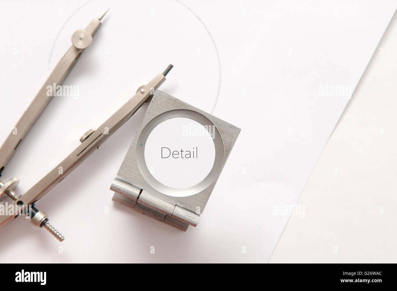 Contatore di biancheria che viene utilizzato per controllare il lavoro su un disegno tecnico Foto Stock
