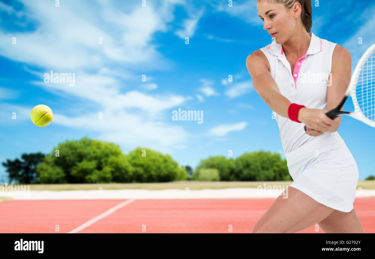 Immagine composita di atleta giocando a tennis con una racchetta Foto Stock