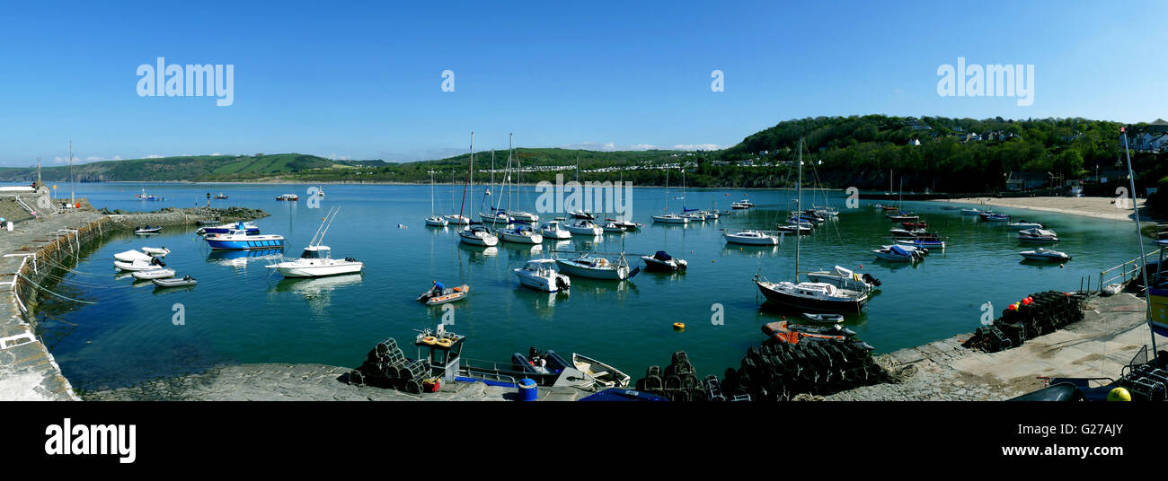 Il porto e la spiaggia di Llangrannog, Ceredigion, Galles Foto Stock