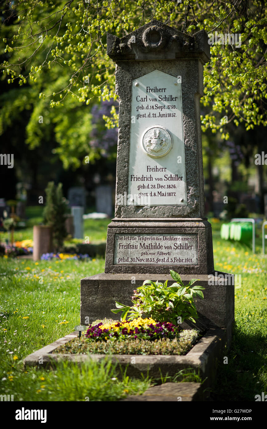 Tomba di pietra del Carl von Schiller, figlio di Friedrich von Schiller, Fangelsbachfriedhof, Stoccarda, Baden-Württemberg, Germania Foto Stock