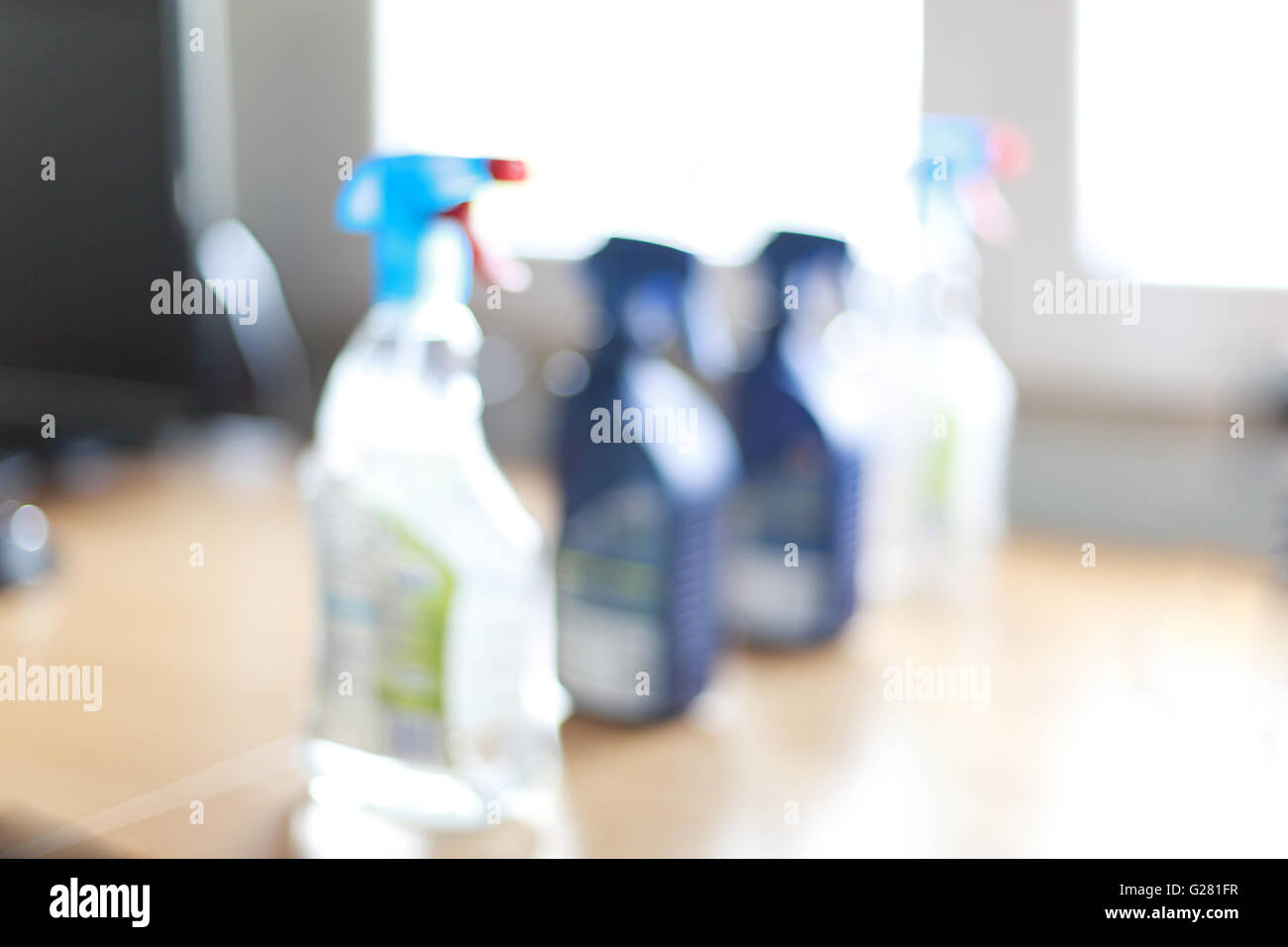 La bottiglia spray di disinfettante detergenti. Foto Stock