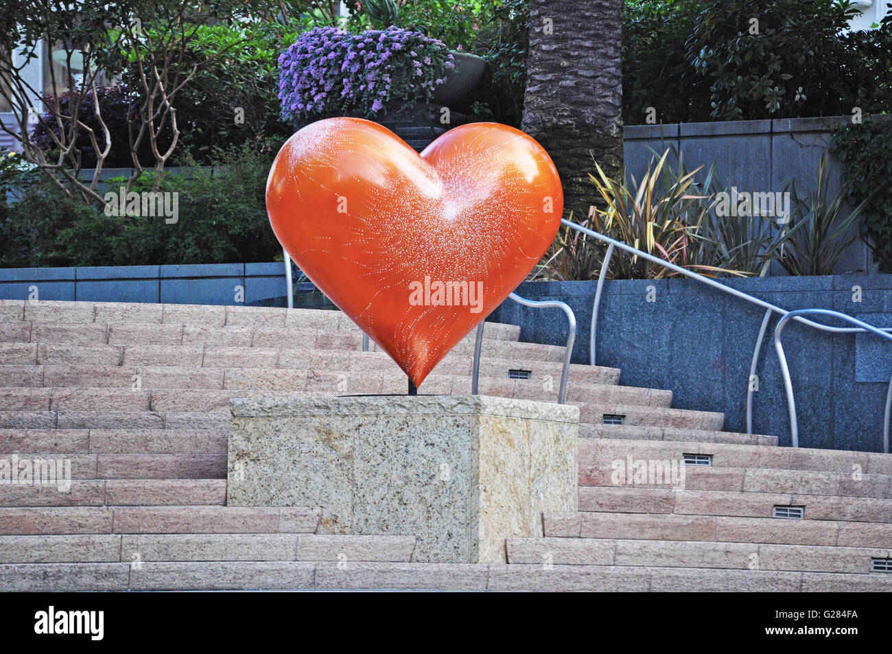 San Francisco: la scultura America la più grande città della baia, un cuore scultura di Tony Bennett in Union Square Foto Stock