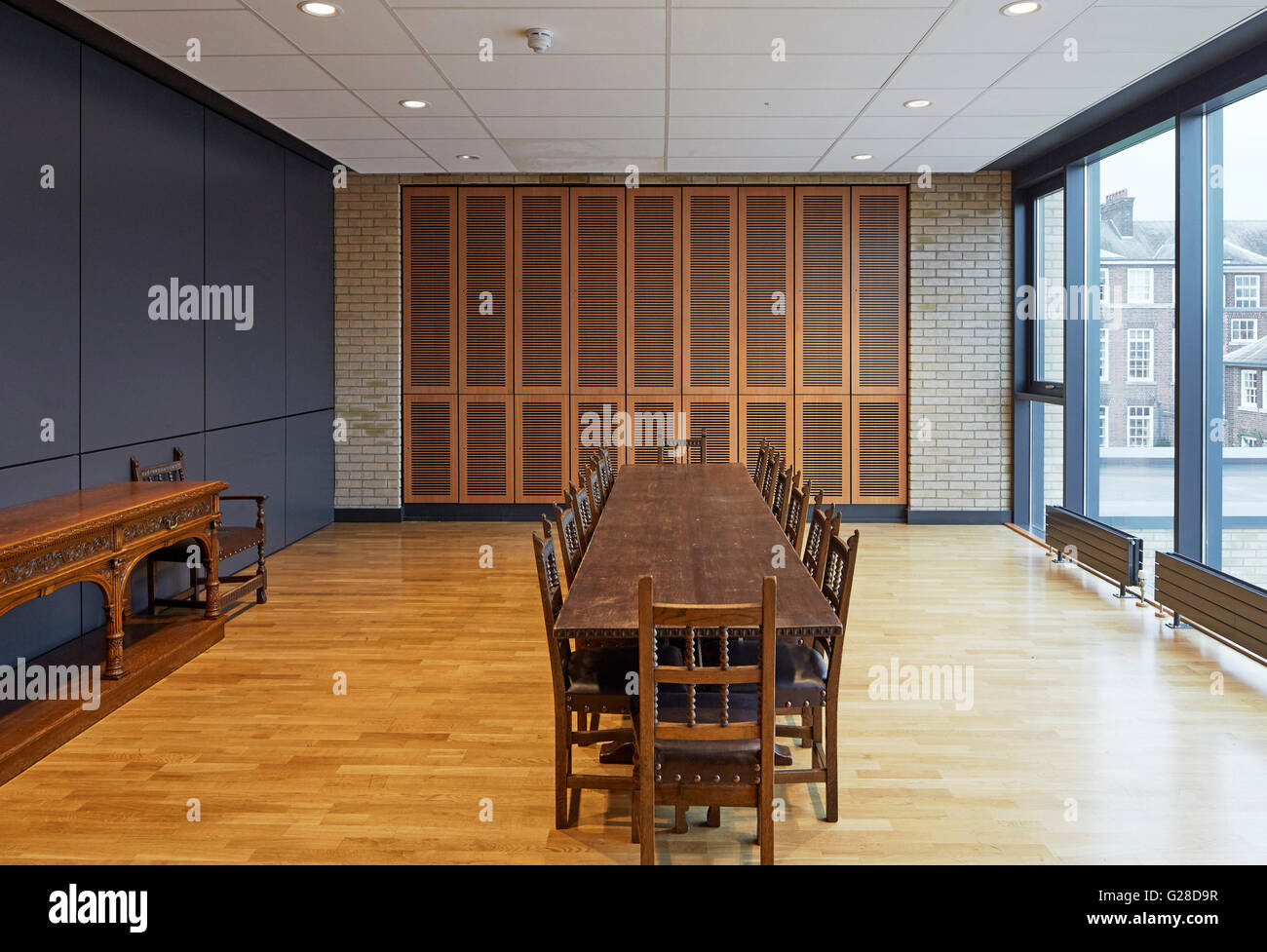 Vista interna del privato VIP/sala da pranzo. Il Fienile, Sutton Bonington Campus, Nottingham, Regno Unito. Architetto: Rendere Ltd, 2015. Foto Stock