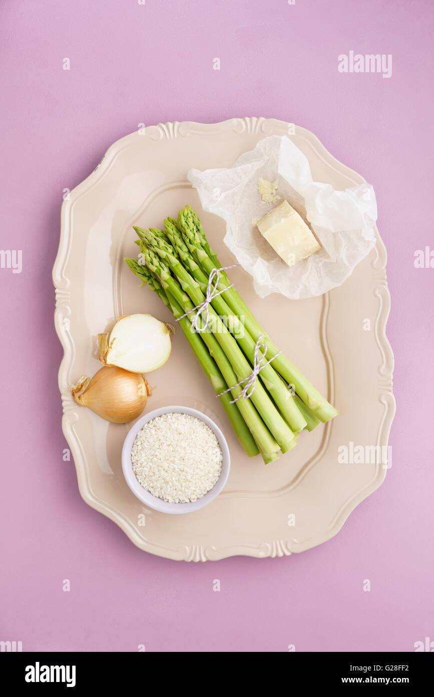 Asparagi risotto ingredienti Foto Stock