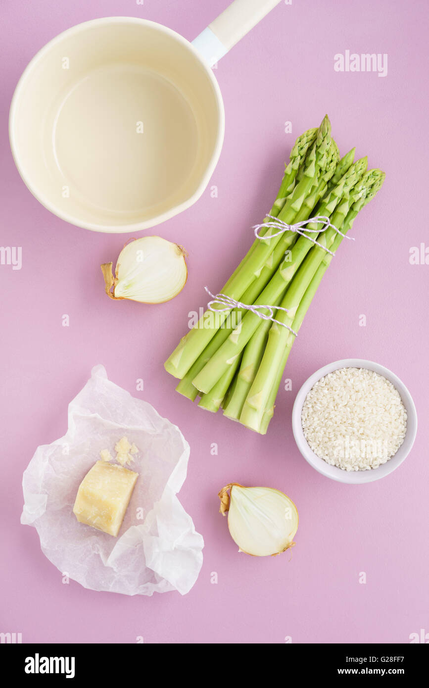 Asparagi risotto ingredienti Foto Stock