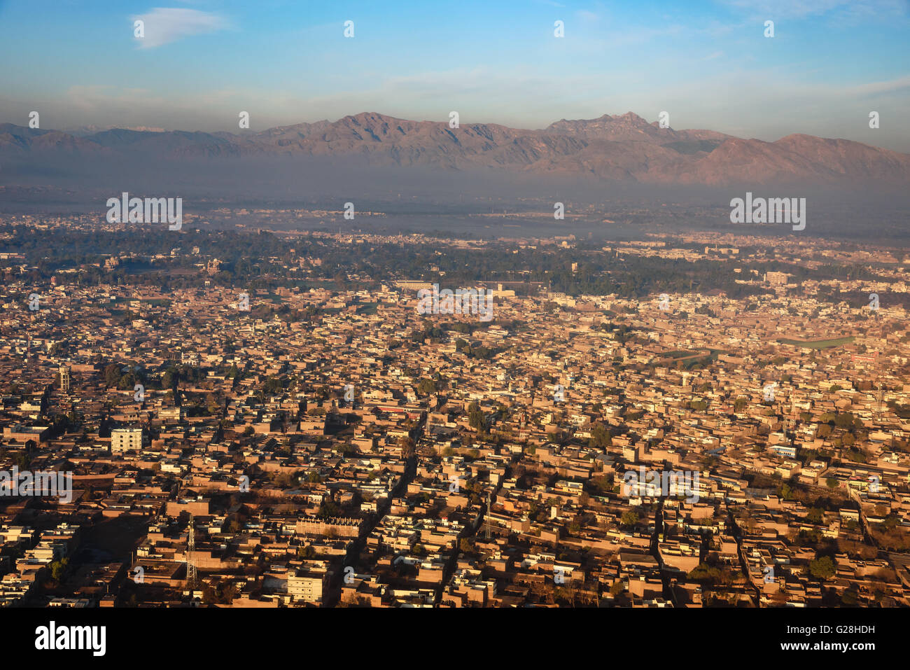 Vista di Peshawar, capitale del Khyber Pakhtunkhwa provincia del Pakistan Foto Stock