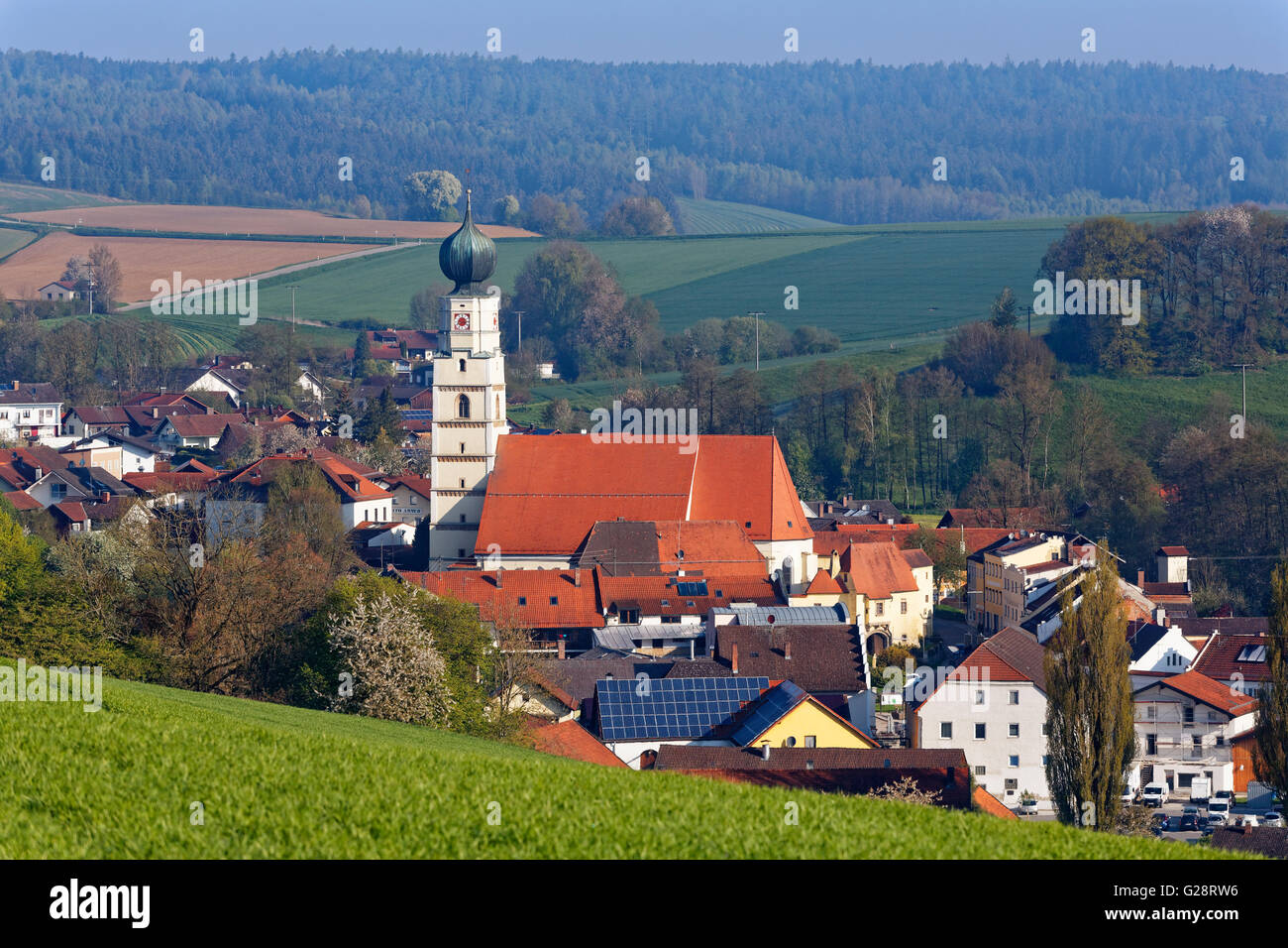 Kößlarn con chiesa fortificata, Rottal, Bassa Baviera, Baviera, Germania Foto Stock