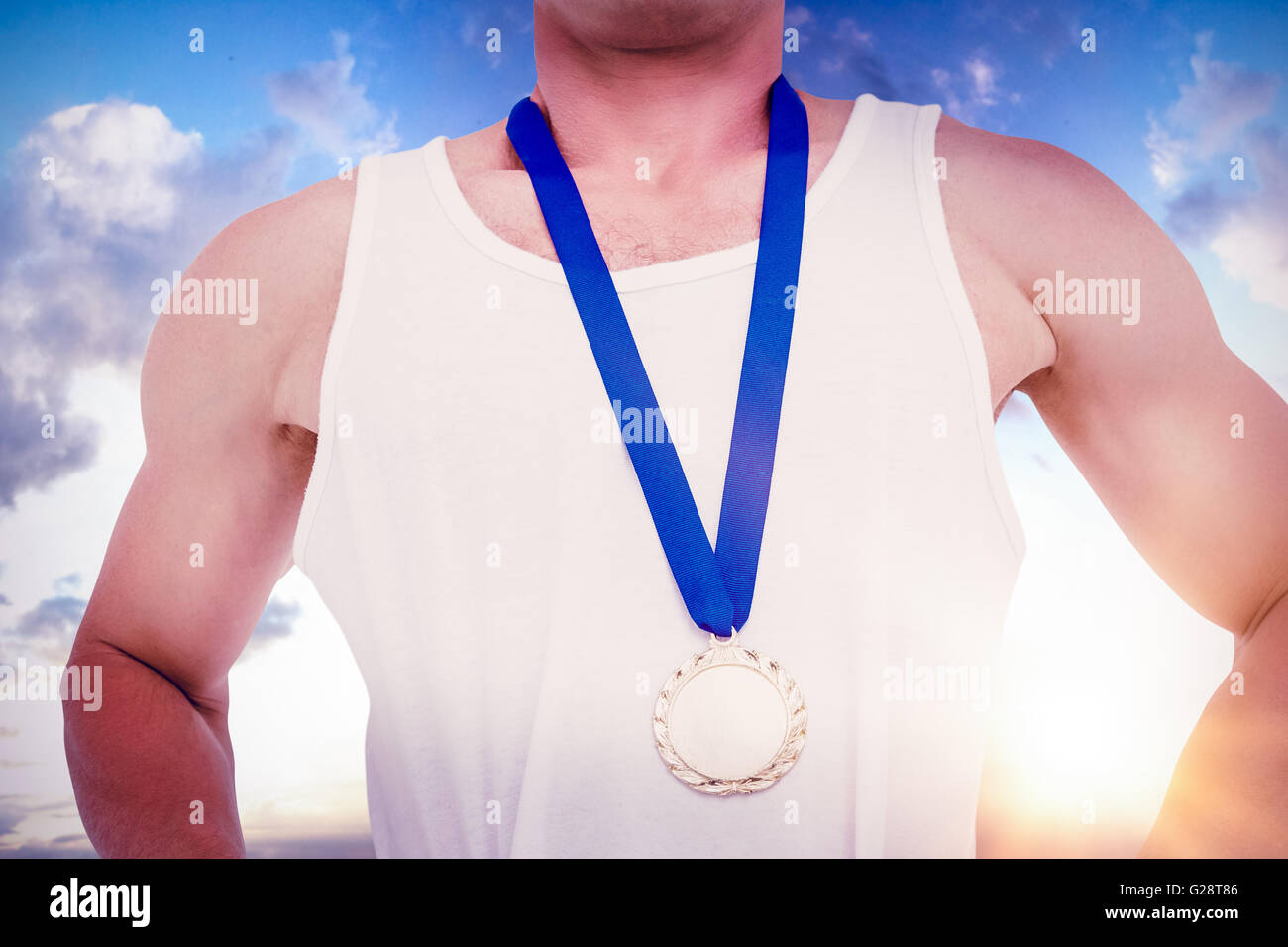 Immagine composita di close-up di atleta con medaglia olimpica Foto Stock