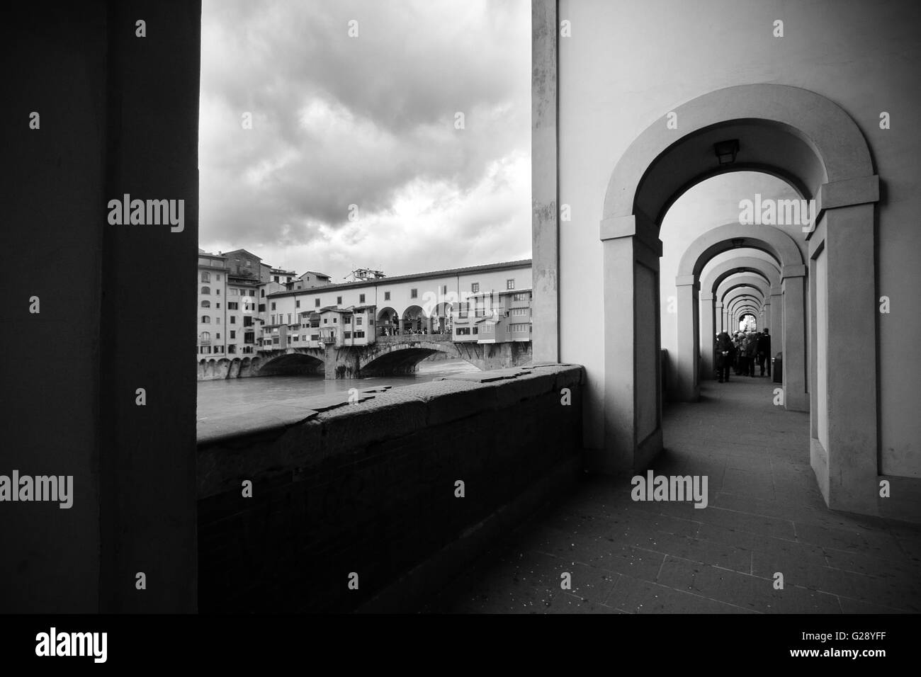 Ponte Vecchio a Firenze, Italia - bianco e nero Foto Stock