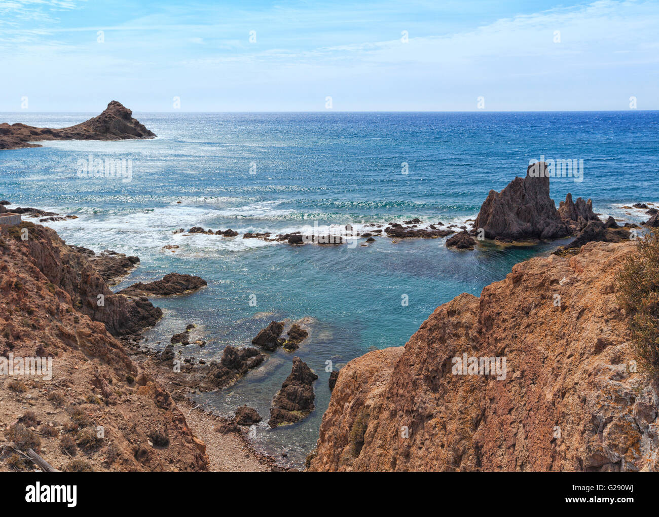 Coste rocciose a Cabo de Gata-Nijar parco naturale, provincia di Almeria, Spagna Foto Stock