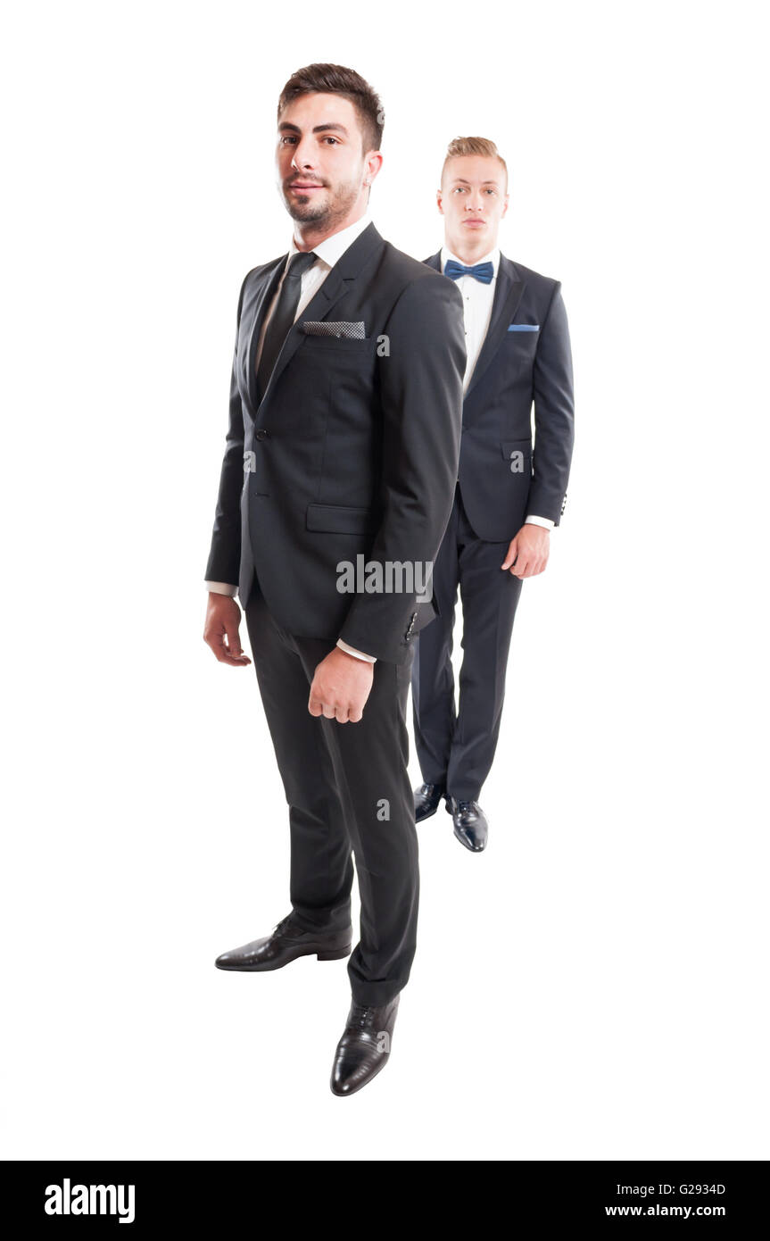 Due adatti modelli maschili che indossa cravatta e papillon, uomini di affari del concetto. Foto Stock