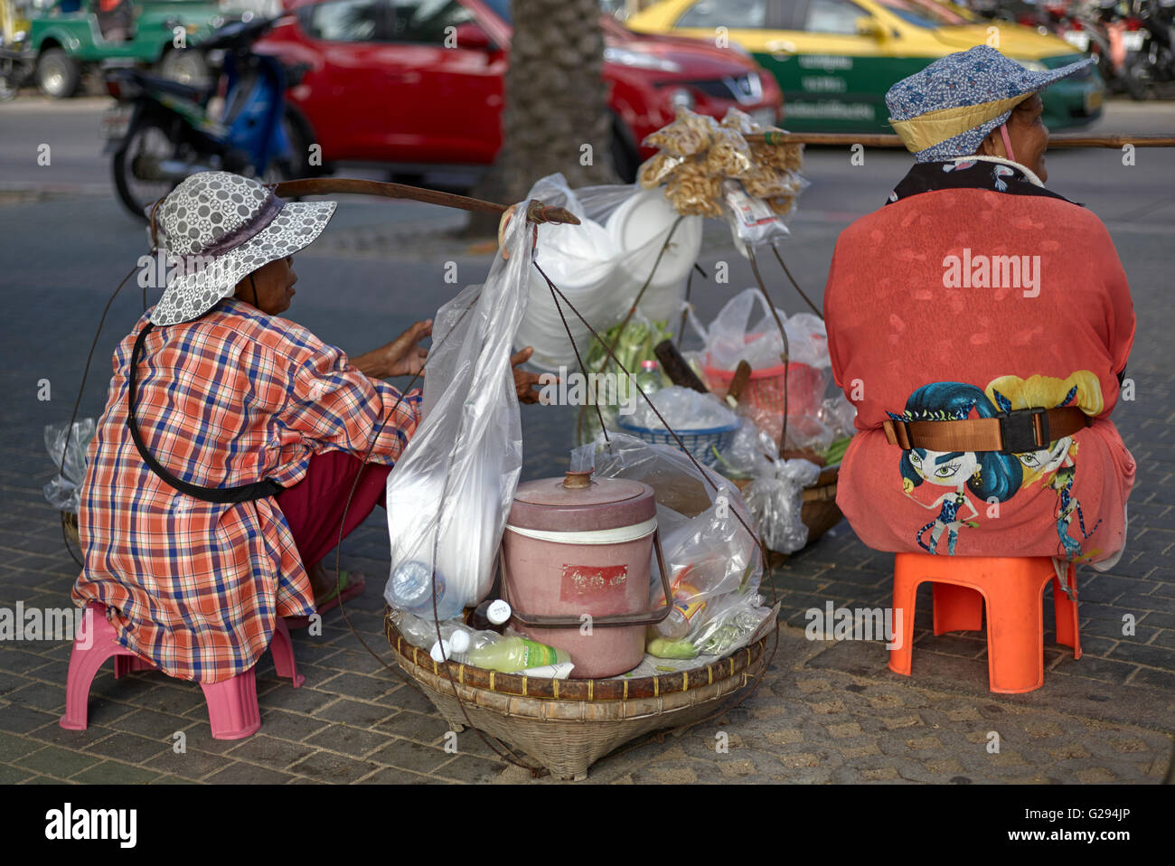 Venditori ambulanti di cibo di strada in Thailandia. Thailandia S. E. Asia Foto Stock