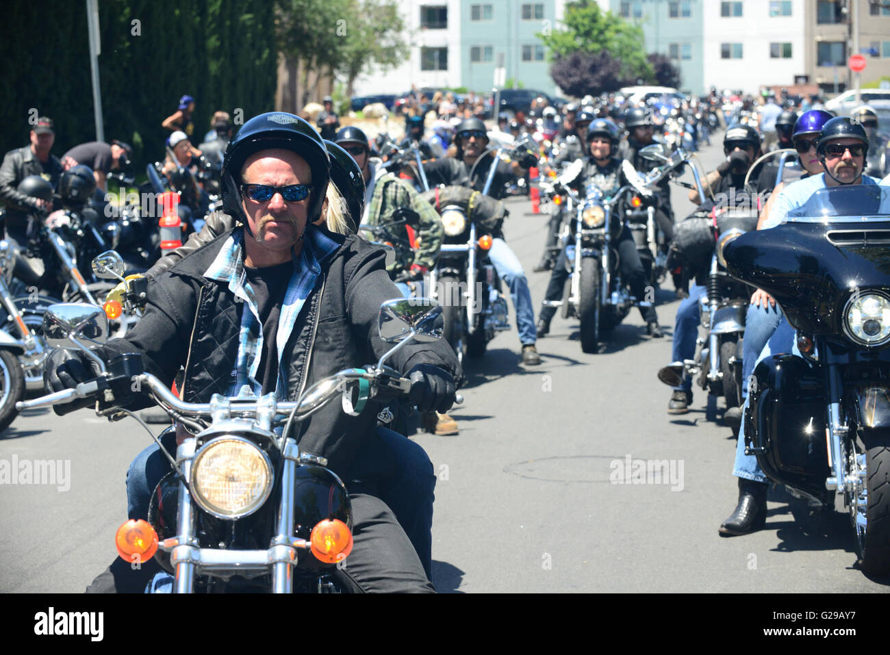 Encino, CA, Stati Uniti d'America. 25 Maggio, 2016. 2016 Ride per Ronnie Ralley e concerto dal vivo per il Ronnie James Dio di alzarsi in piedi e gridare il fondo del cancro, Los Encinos Park, Encino, California, Stati Uniti d'America, 22 maggio 2016. Con Lita Ford, grande bianco, Dio discepoli, Gabbie Rae Band, figli di anarchia e Budderside. Il rally e il concerto ha sollevato più di $25.000 per il cancro Dio fondo. Wendy Dio era su aveva per salutare la folla e accettare il controllo sul nome del marito icona rock Ronnie James Dio, scomparso due anni fa per il cancro.Credit immagine cr Scott Mitchell/ZUMA premere (credito Immagine: © Scott Mitchell via ZU Foto Stock