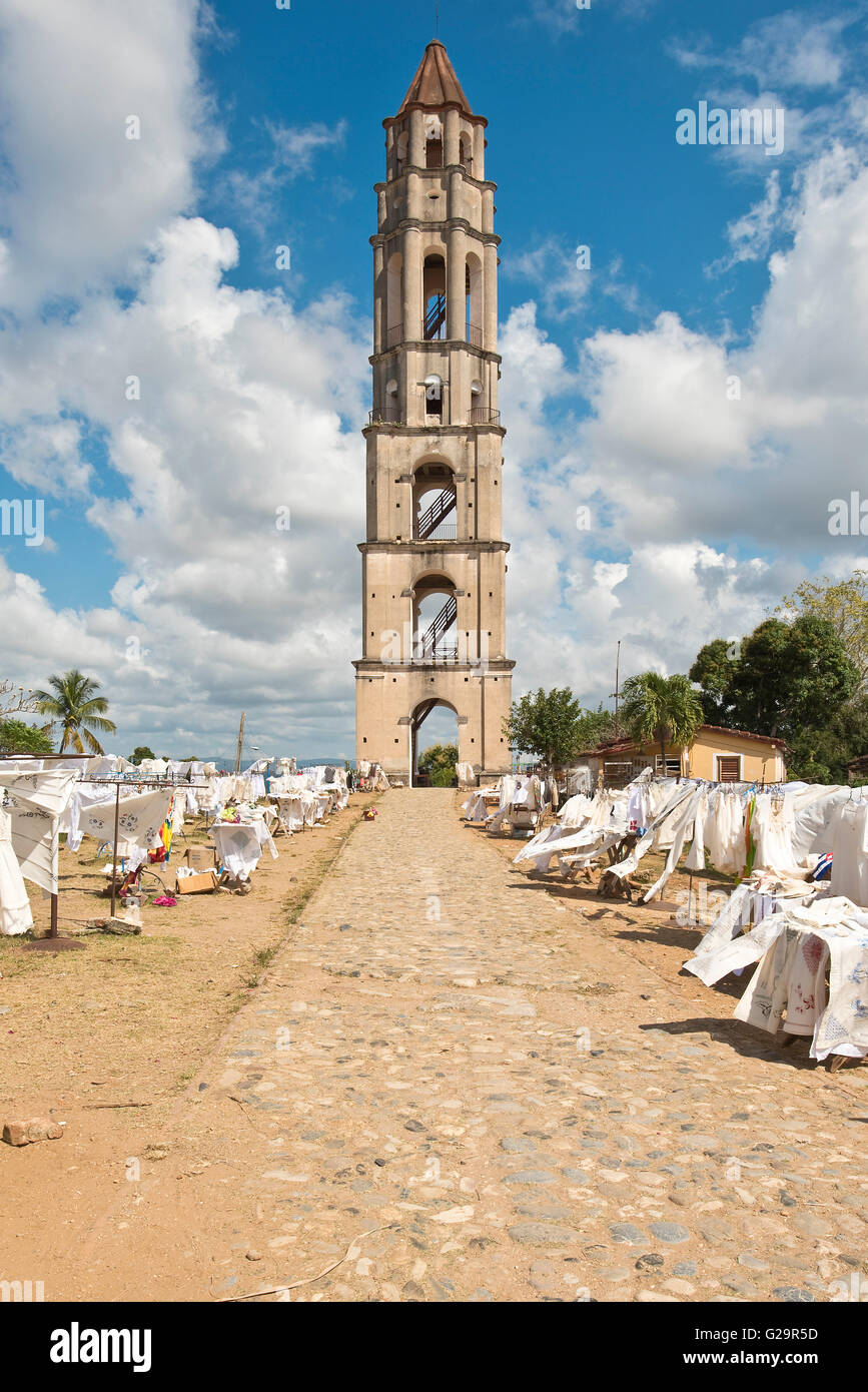 La torre a Manaca Iznaga canna da zucchero piantagione in estate la Valle de los Ingenios (Valle dei Mulini di zucchero), Cuba. Foto Stock