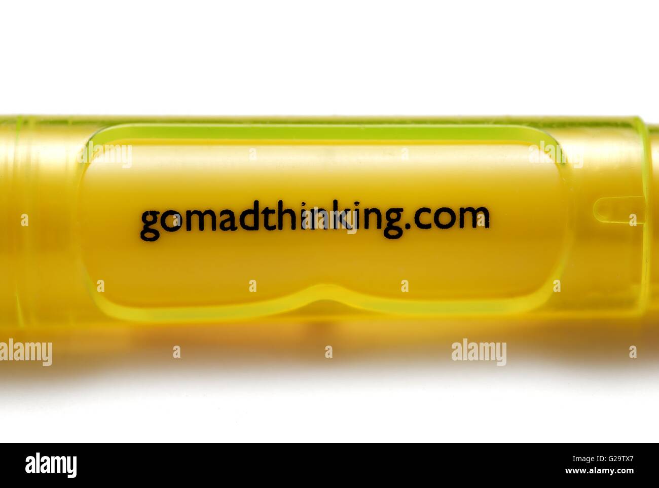 Gomadthinking.com indirizzo web sul lato di un evidenziatore Foto Stock