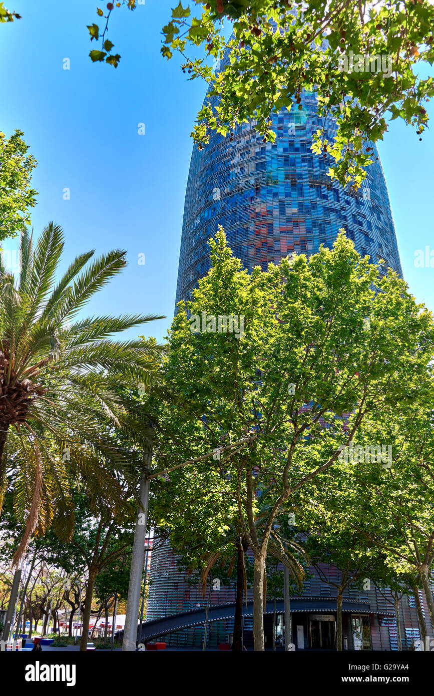 La Torre Agbar è un 38-storia / grattacielo Torre situata tra Avinguda Diagonal e Carrer Badajoz Foto Stock