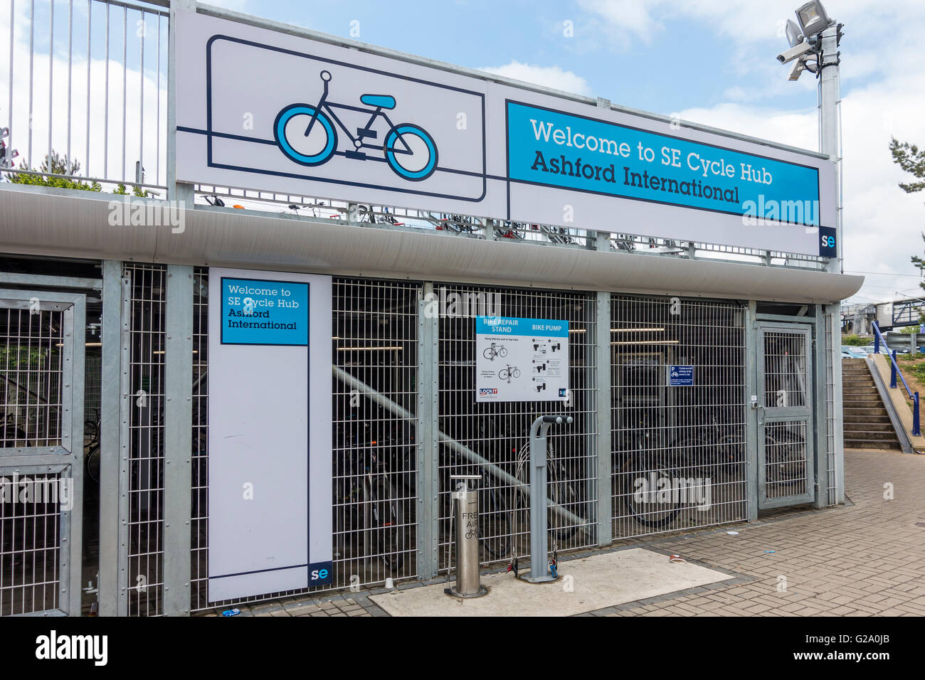 Ciclo di sicuro mozzo Storage Ashford International Station Kent Foto Stock