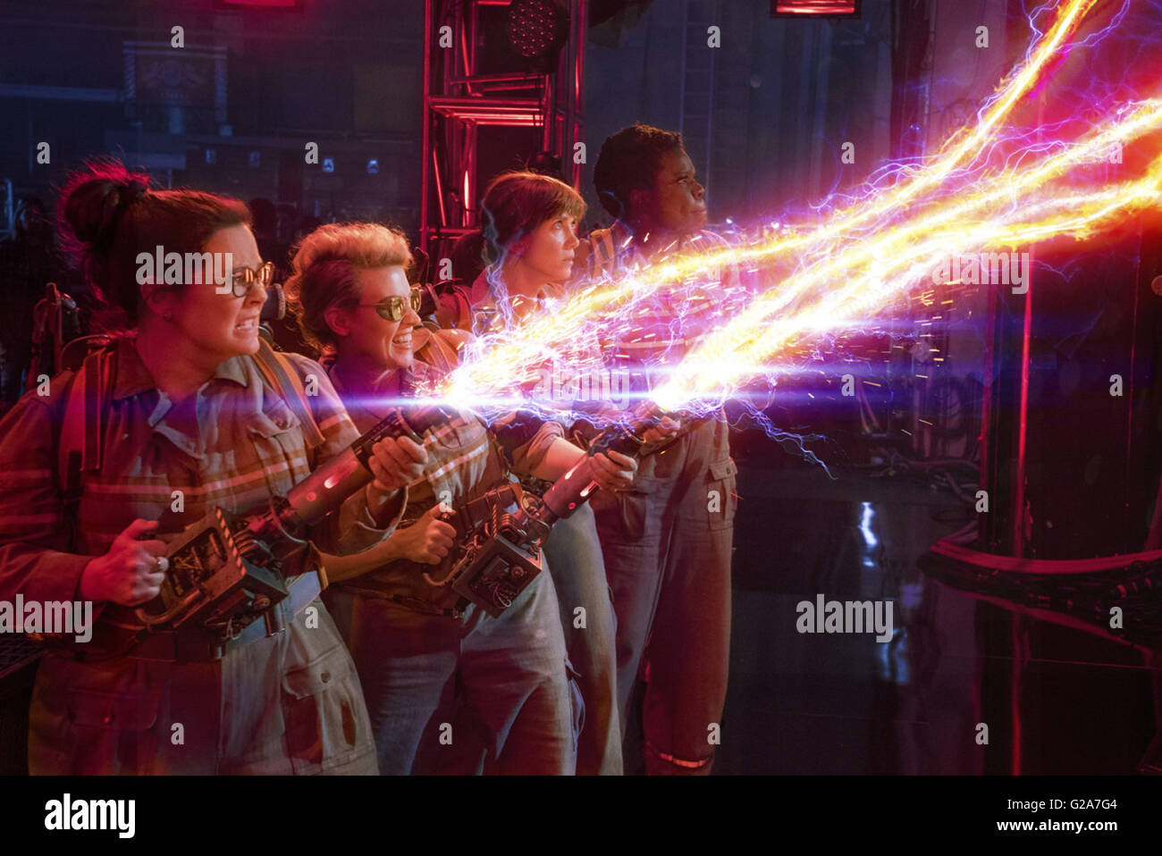 GHOSTBUSTERS (2016) MELISSA MCCARTHY, KATE MCKINNON, Kristen WIIG, LESLIE JONES PAUL FEIG (DIR) RACCOLTA MOVIESTORE LTD Foto Stock