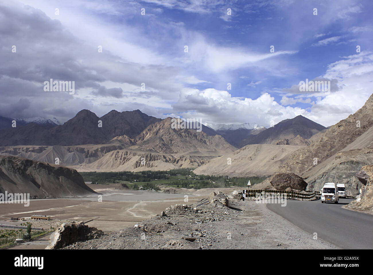 Strada di leh town, ladakh, Jammu e Kashmir India Foto Stock