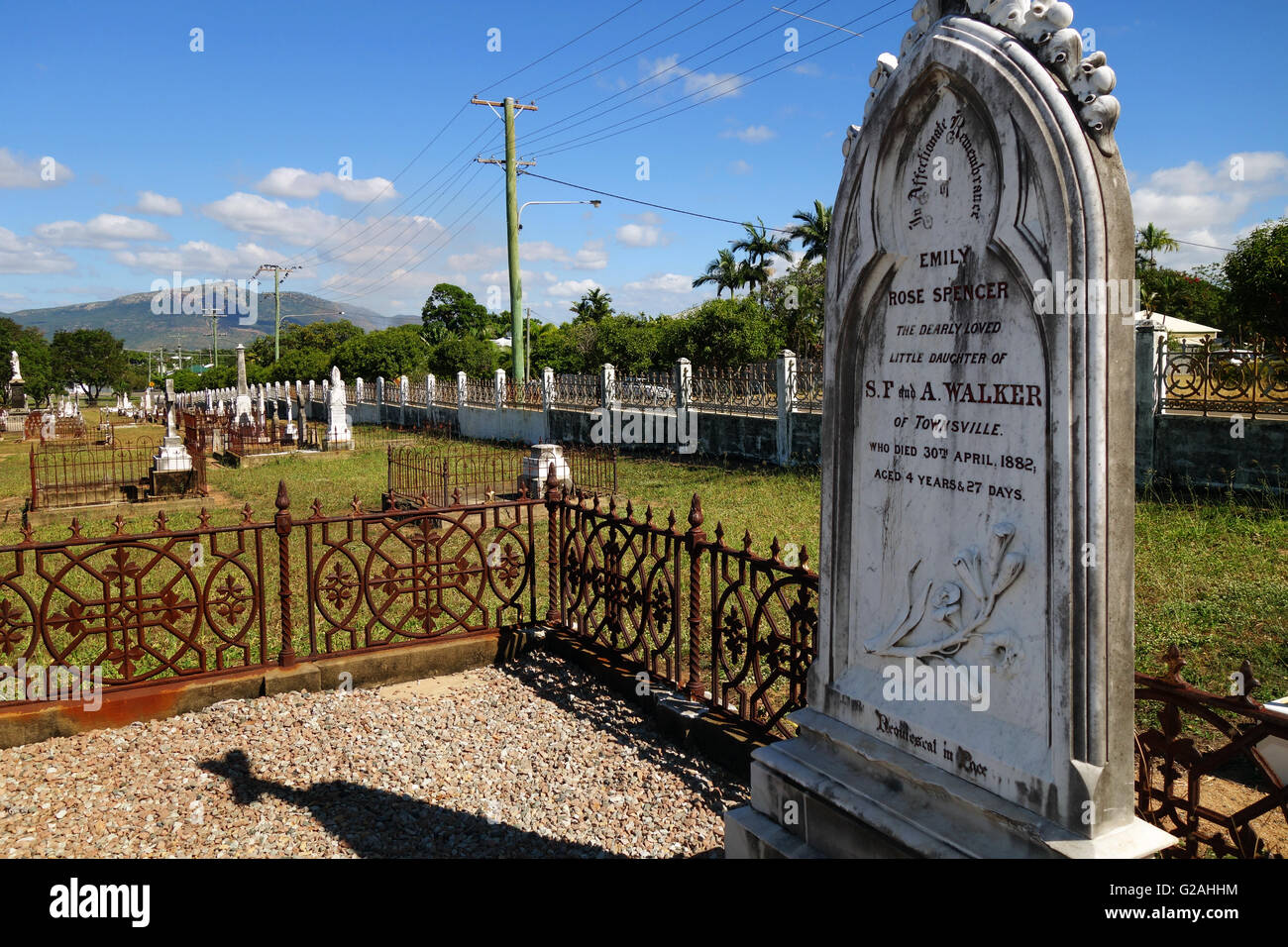 Il vecchio cimitero comprende tombe dal 1800s, West End, Townsville, Queensland, Australia. N. PR Foto Stock