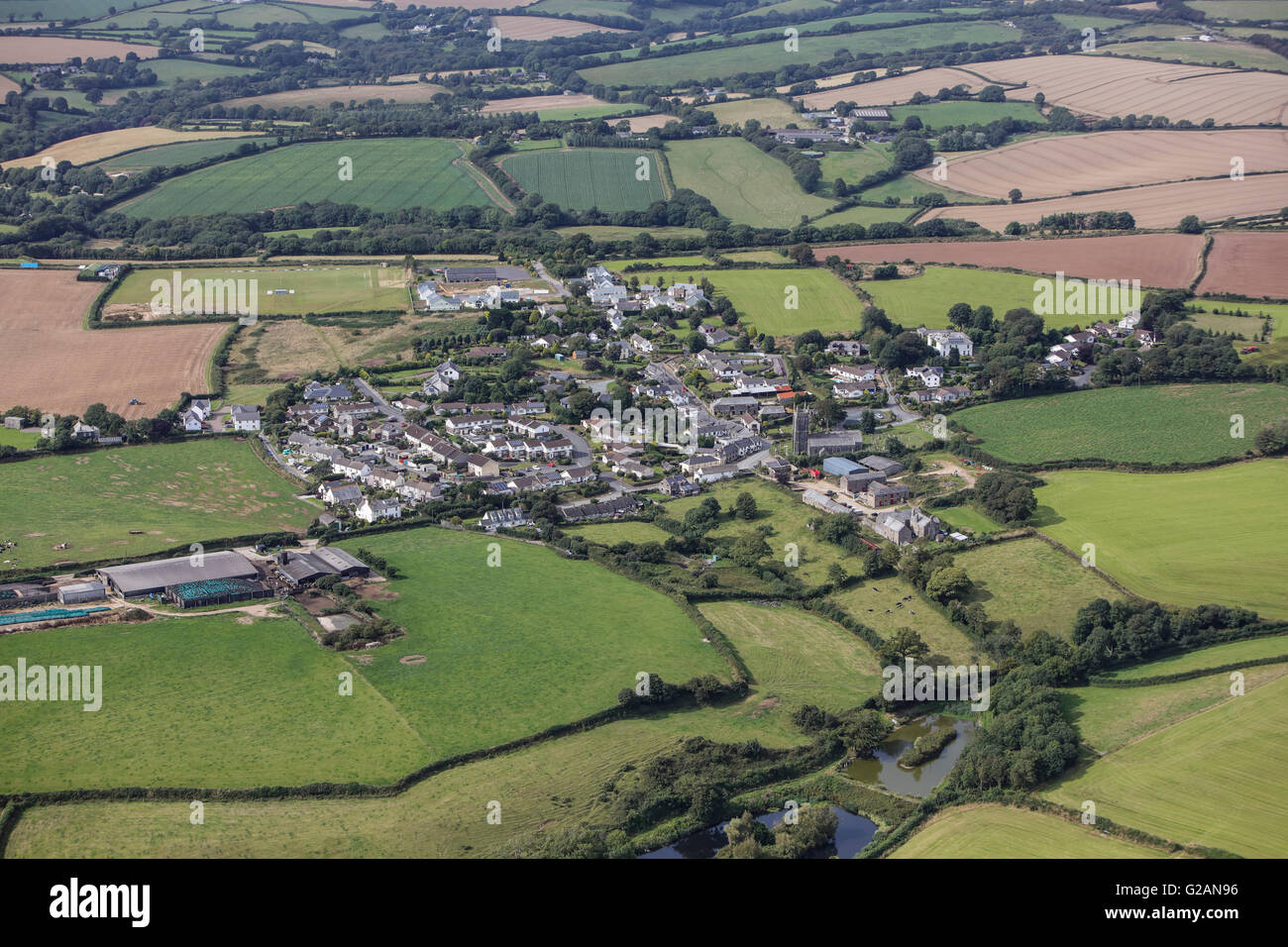 Una veduta aerea del villaggio della Cornovaglia del Lanreath Foto Stock