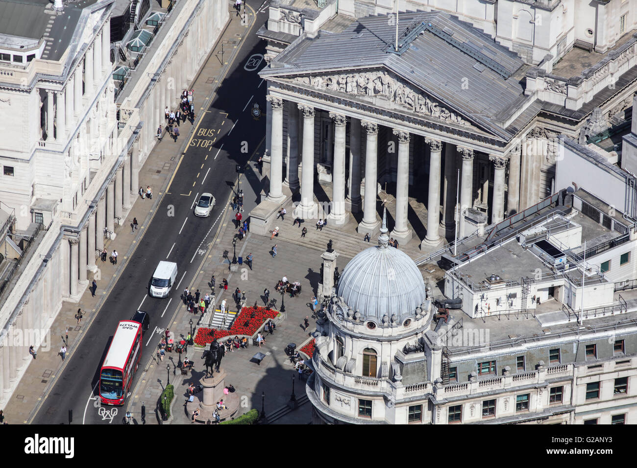 Una veduta aerea della Royal Exchange di Londra, precedentemente occupato da Lloyds ma ora un luogo di shopping Foto Stock